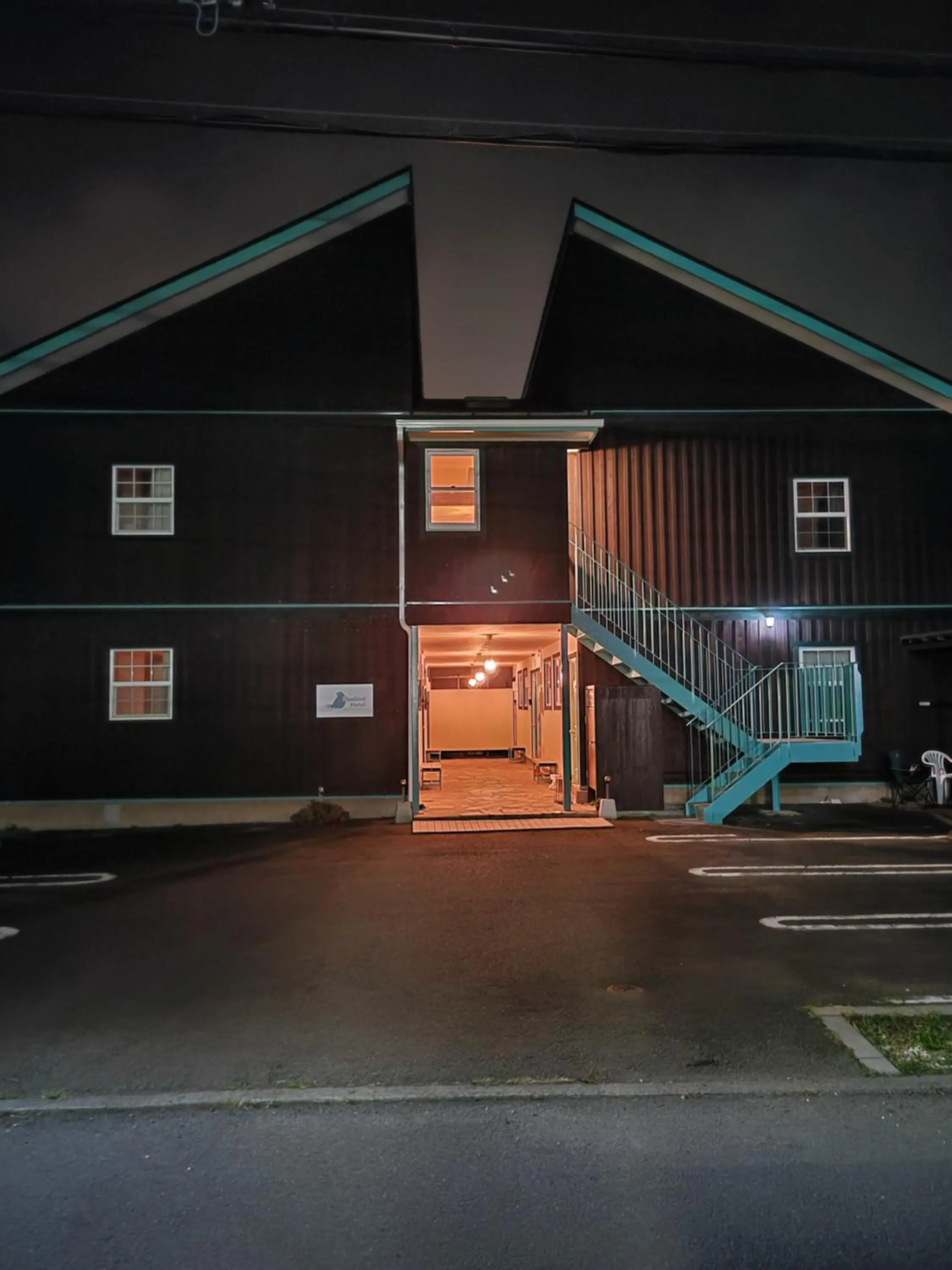 Facade/entrance in Bluebird Hotel