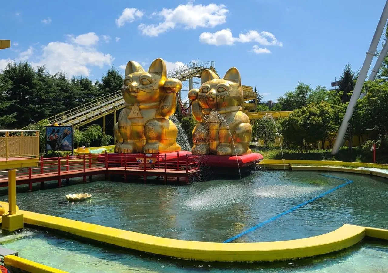 Nearby landmark in Bluebird Hotel