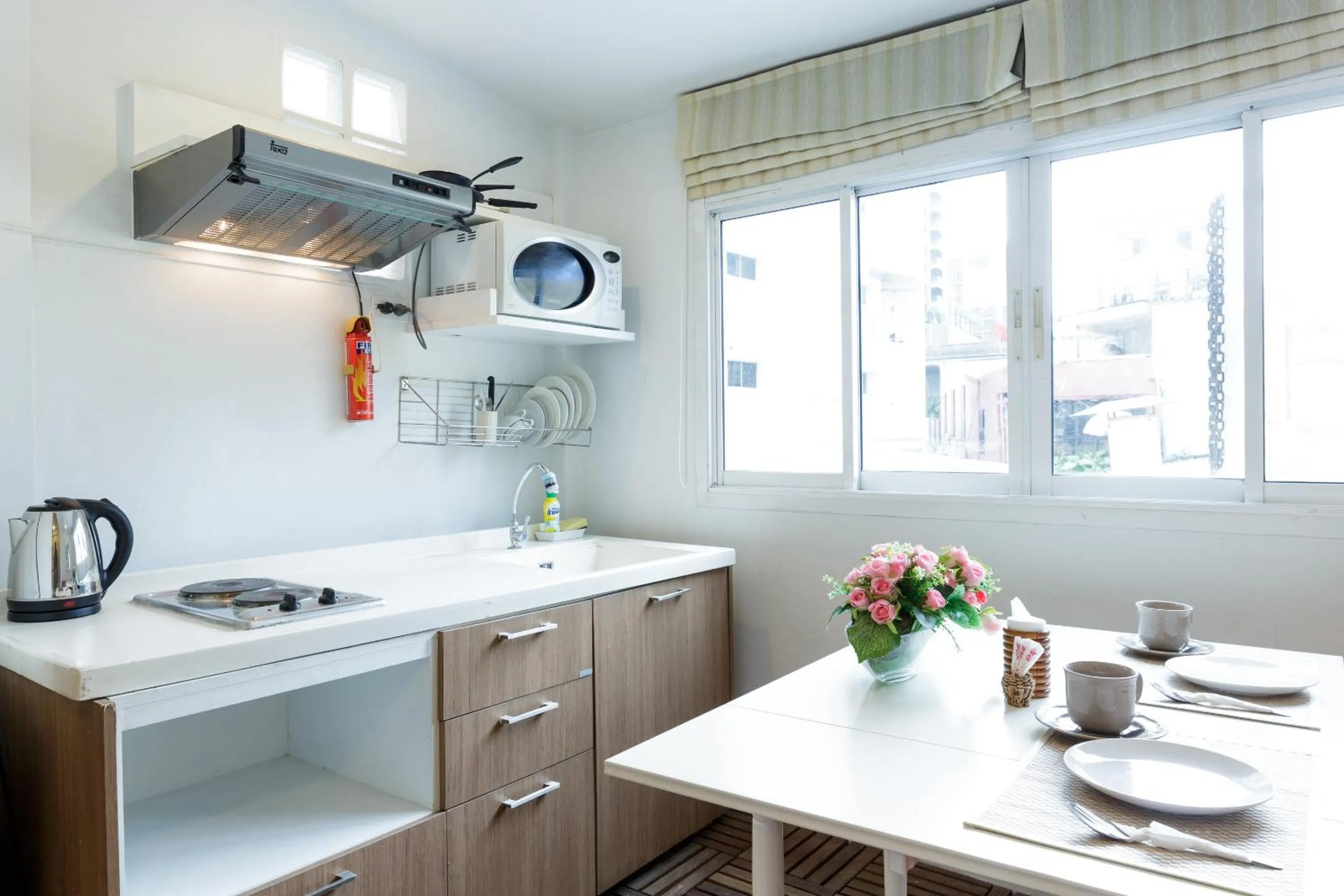 Kitchen or kitchenette in Arawana Residence Phromphong