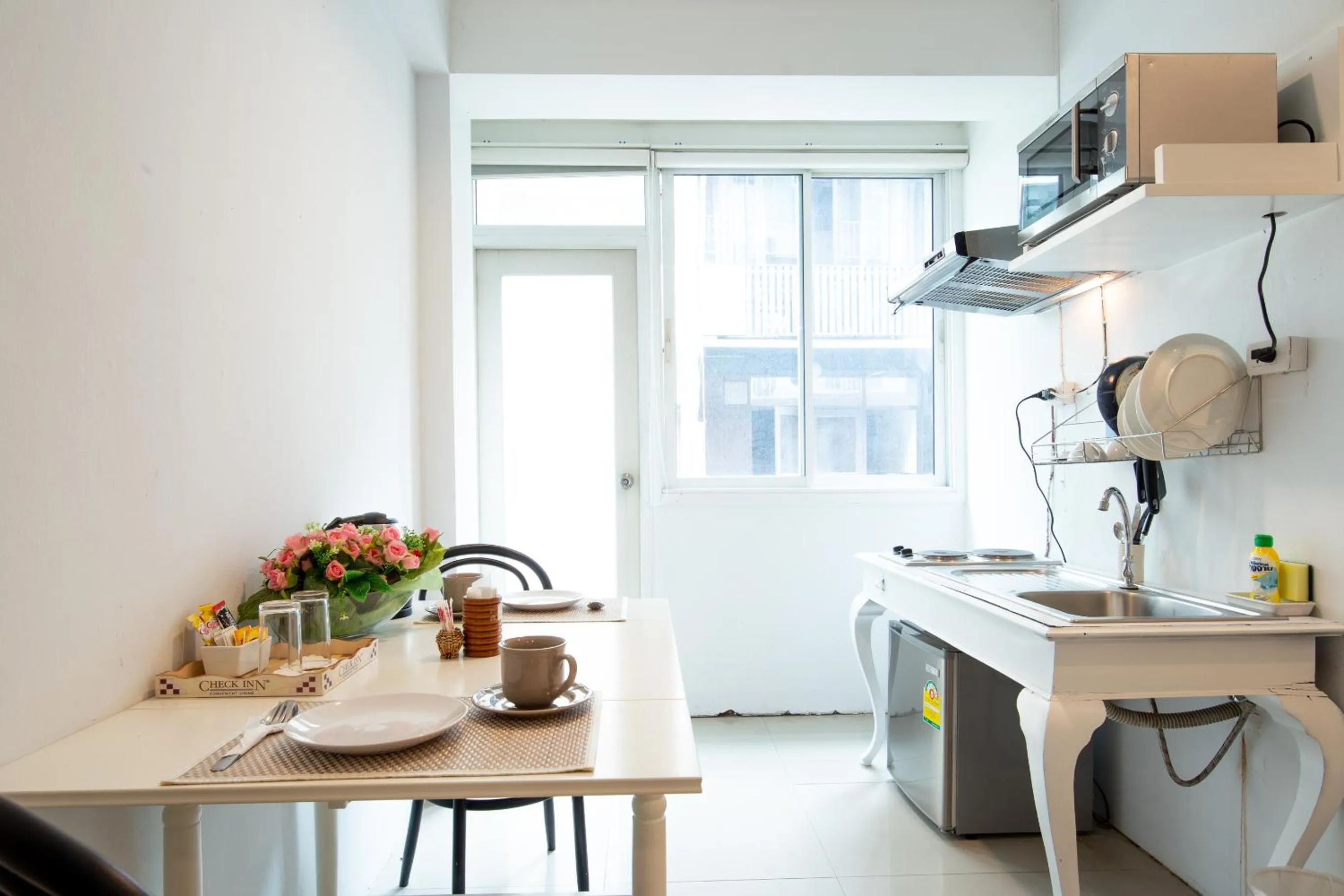 Kitchen or kitchenette in Arawana Residence Phromphong
