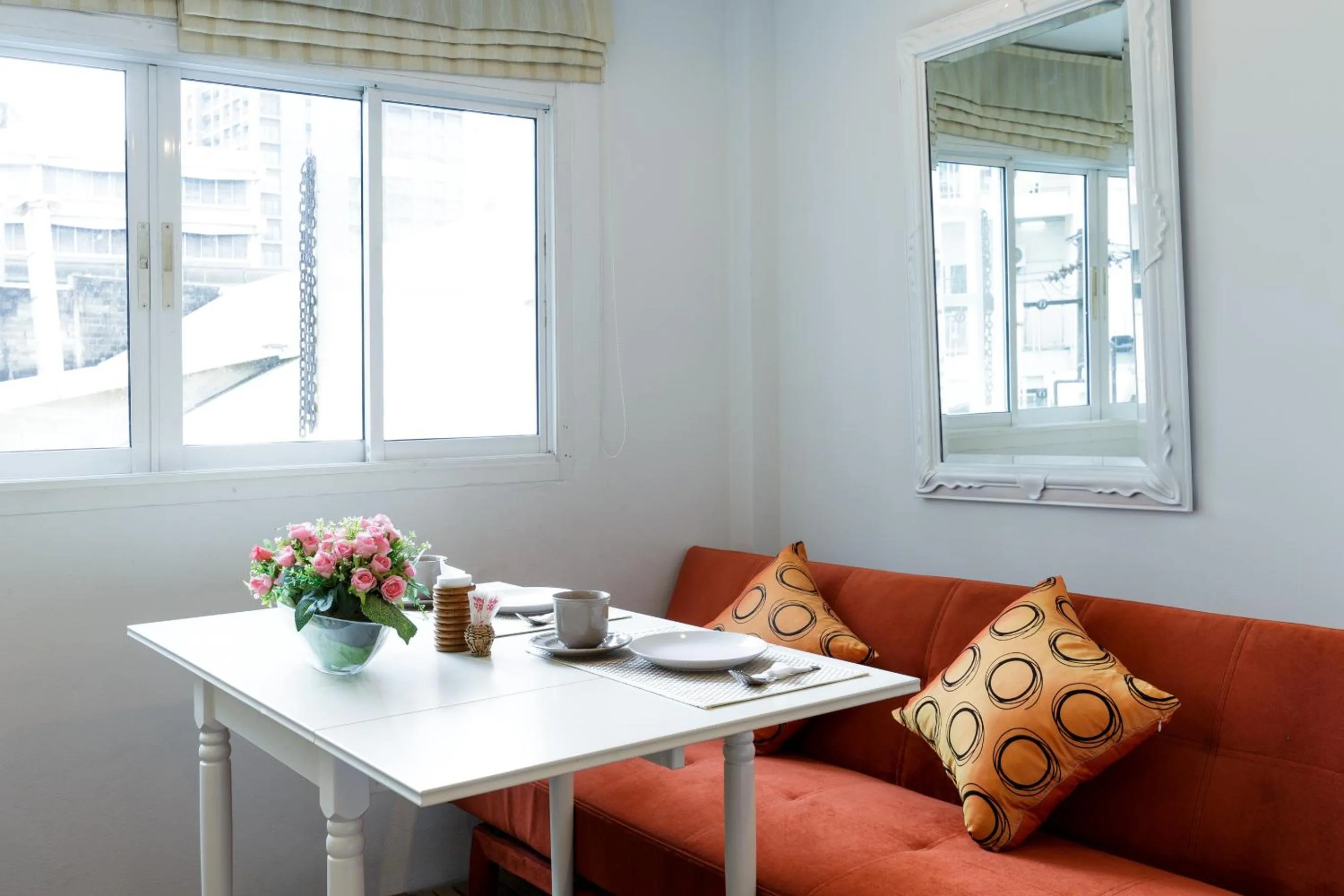 Dining area in Arawana Residence Phromphong