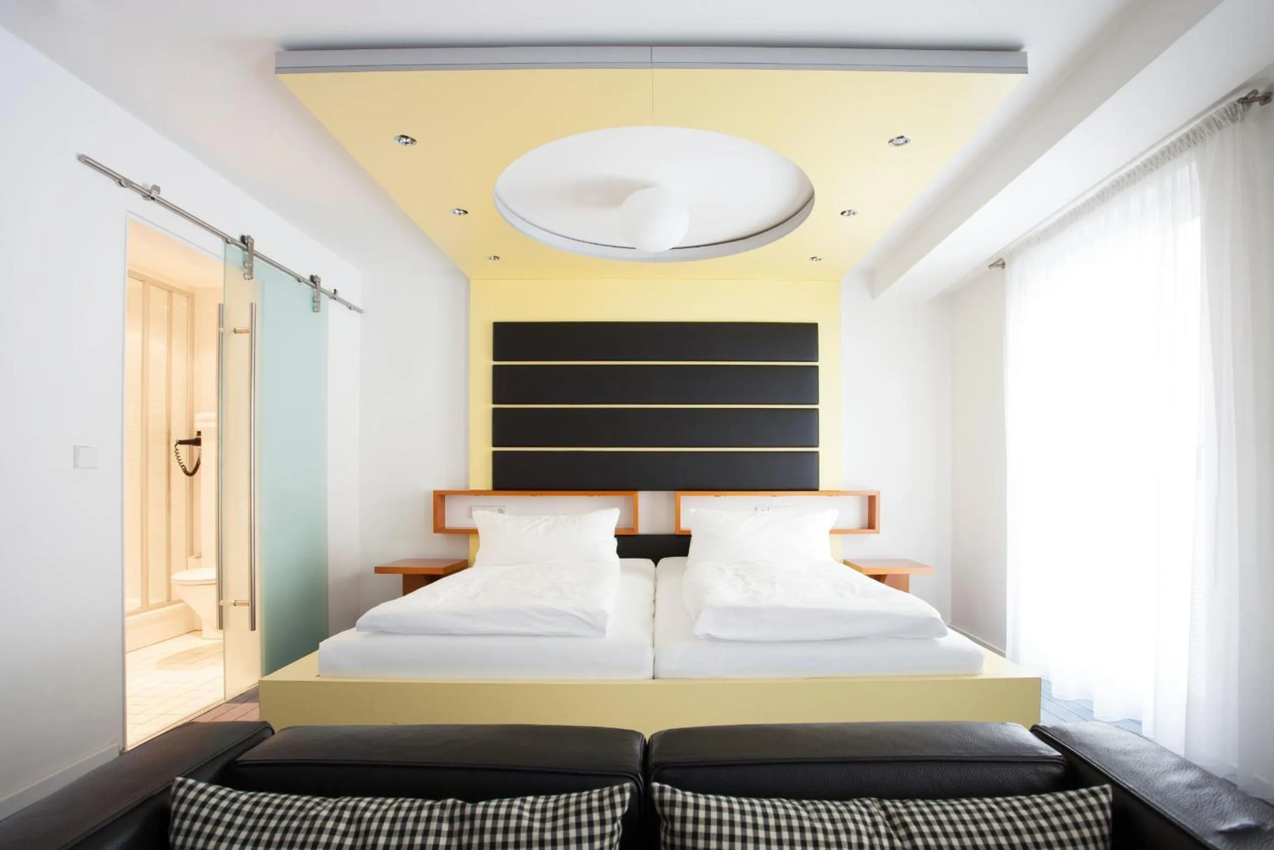 Photo of the whole room, Bed in Hotel Schloss Montabaur