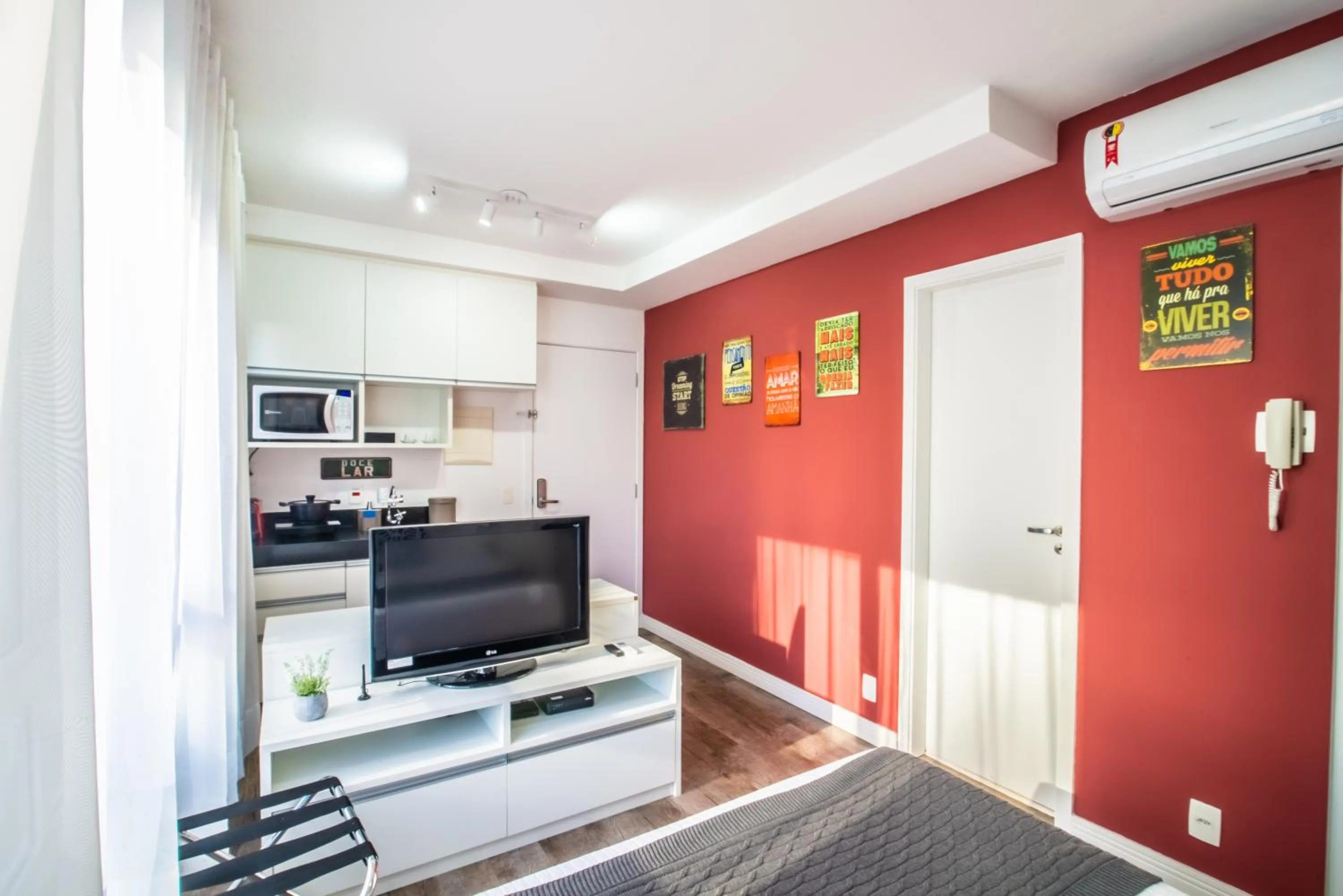 Photo of the whole room in 360 Perdizes