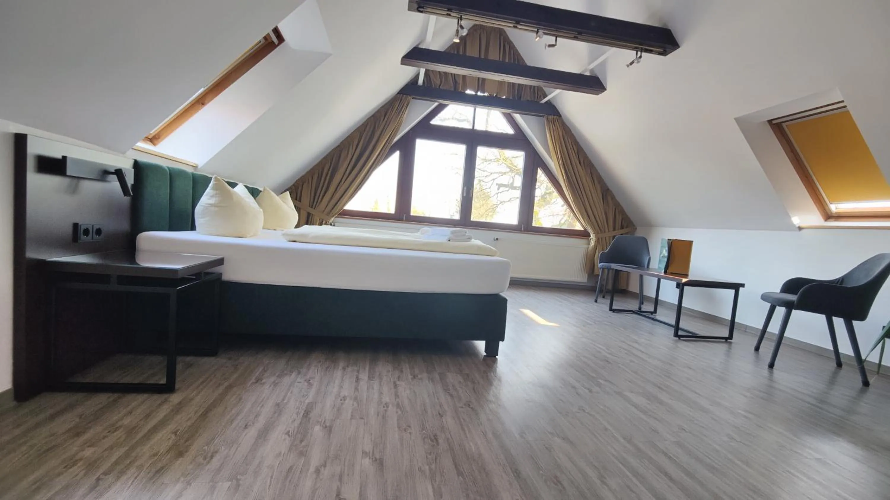 Photo of the whole room, Bed in Hotel Stettiner Hof