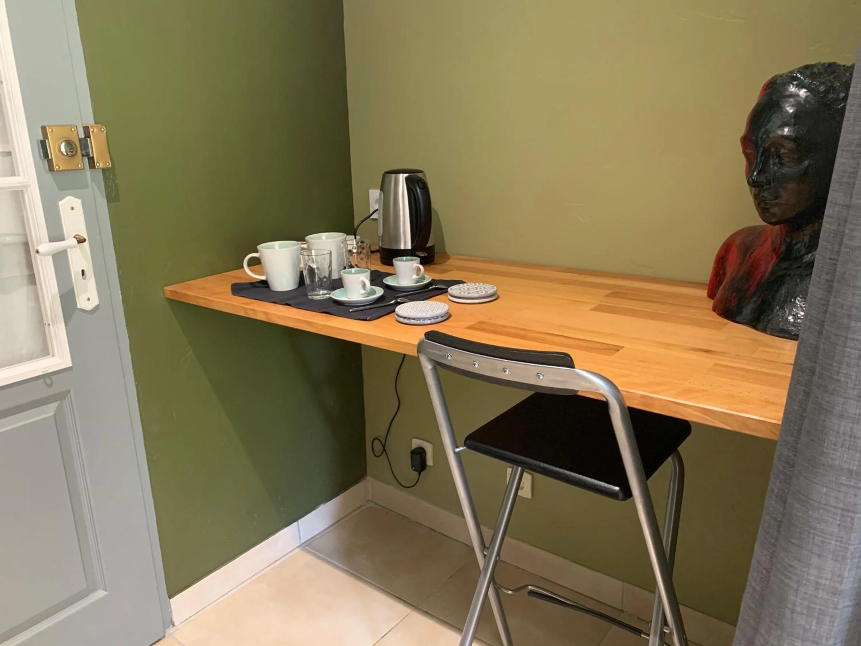 Coffee/tea facilities in Chambre en Drôme Tropicale