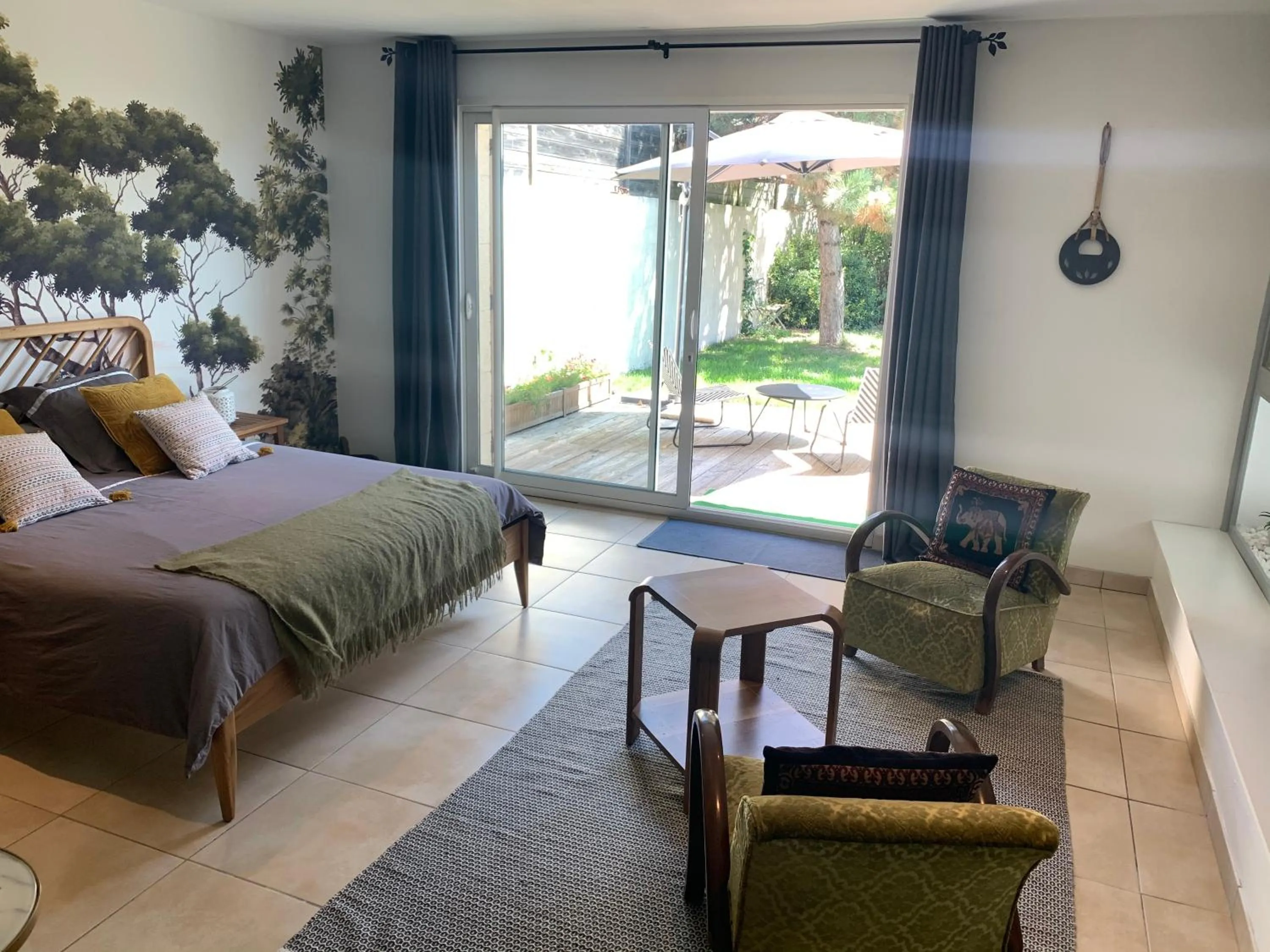 Photo of the whole room, Bed in Chambre en Drôme Tropicale