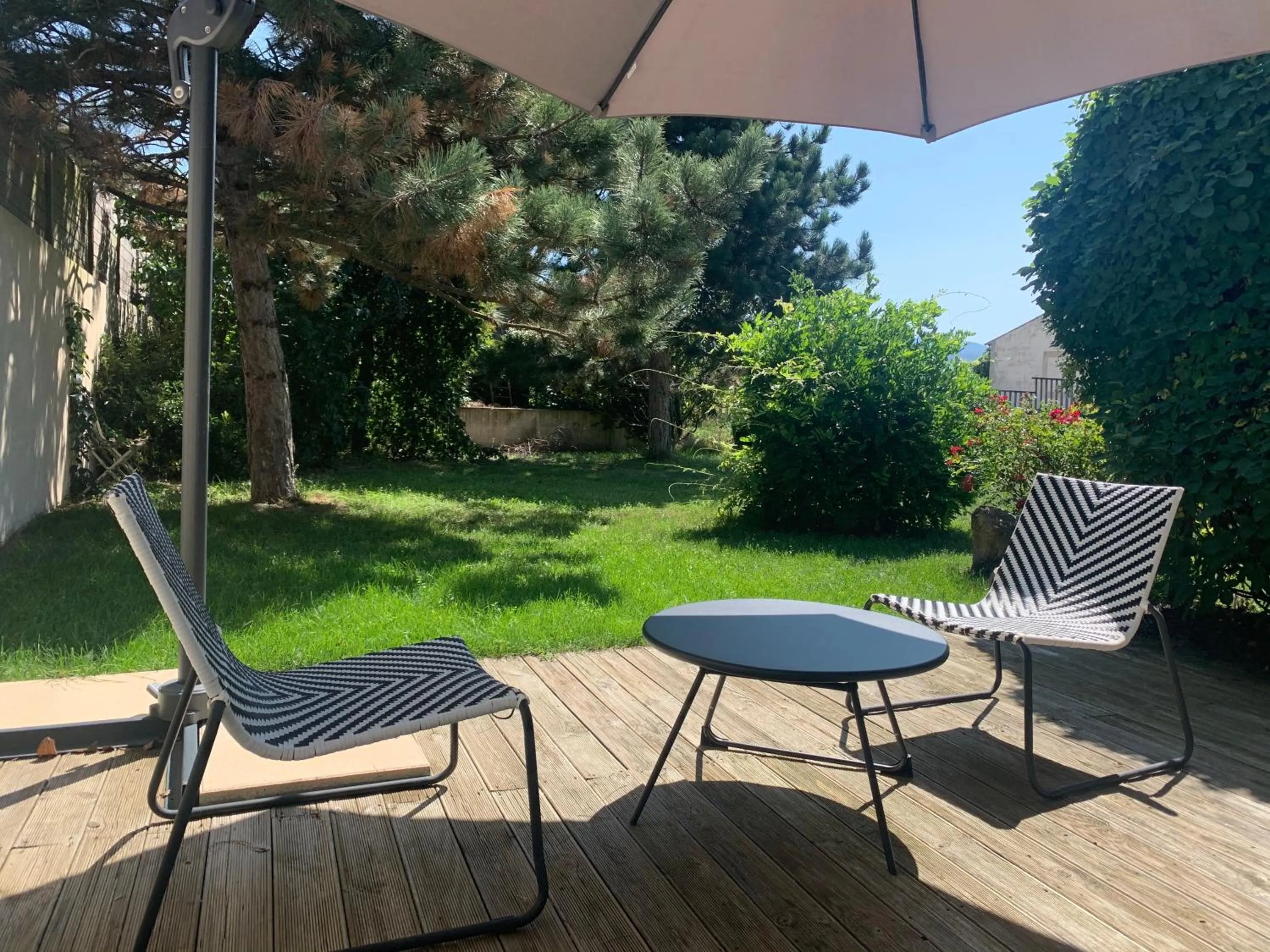 Patio in Chambre en Drôme Tropicale