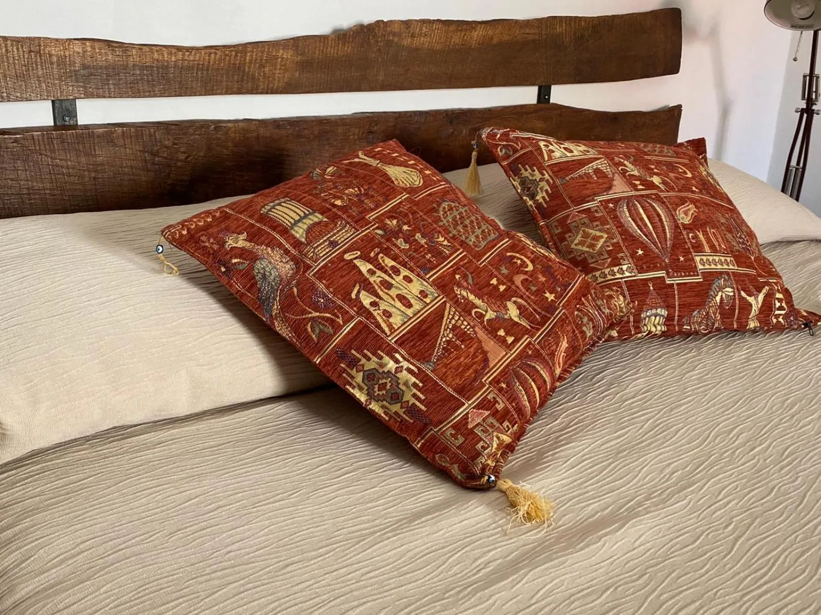 Decorative detail, Bed in B&B Donna Livia