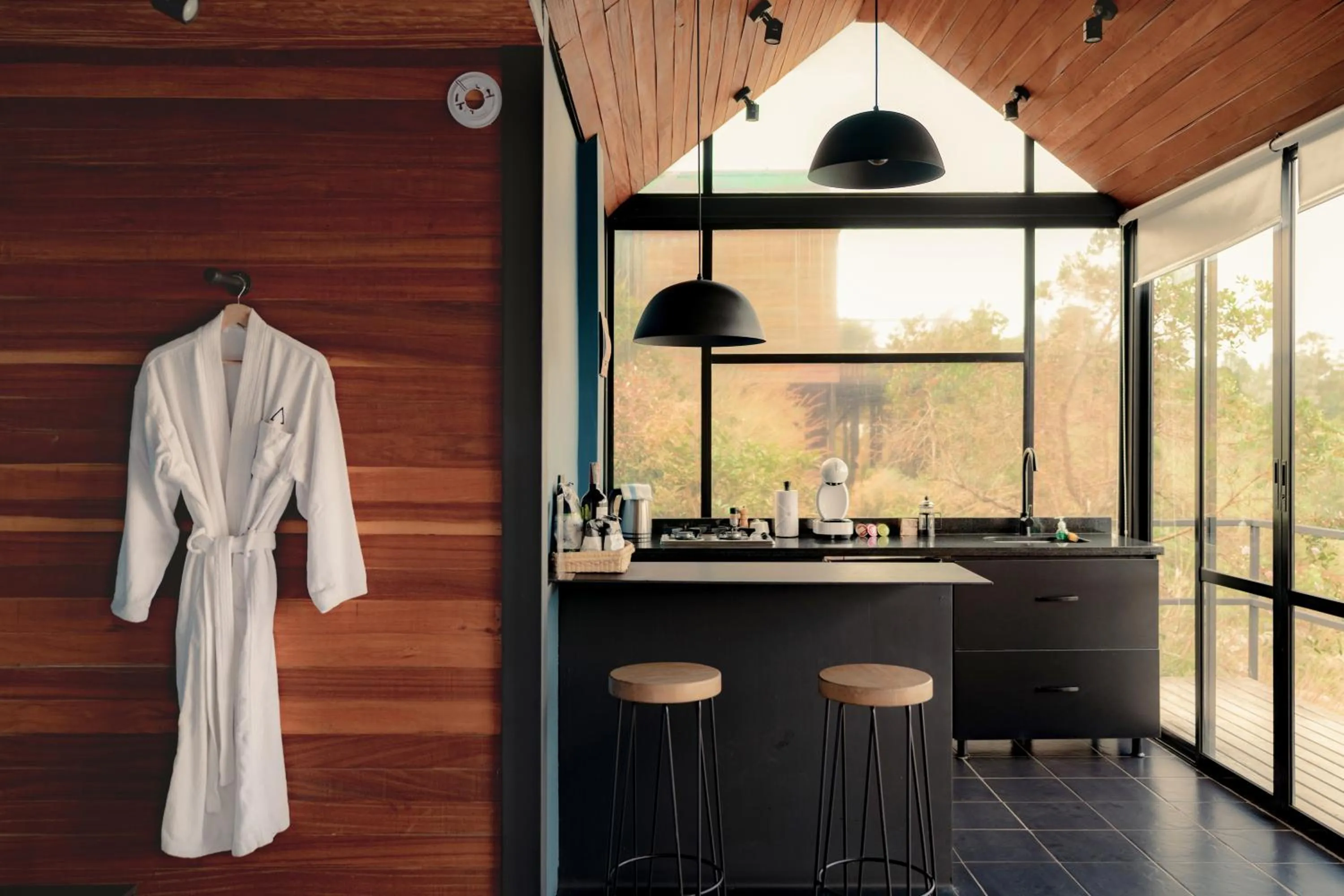 Kitchen or kitchenette in The Boato Hotel