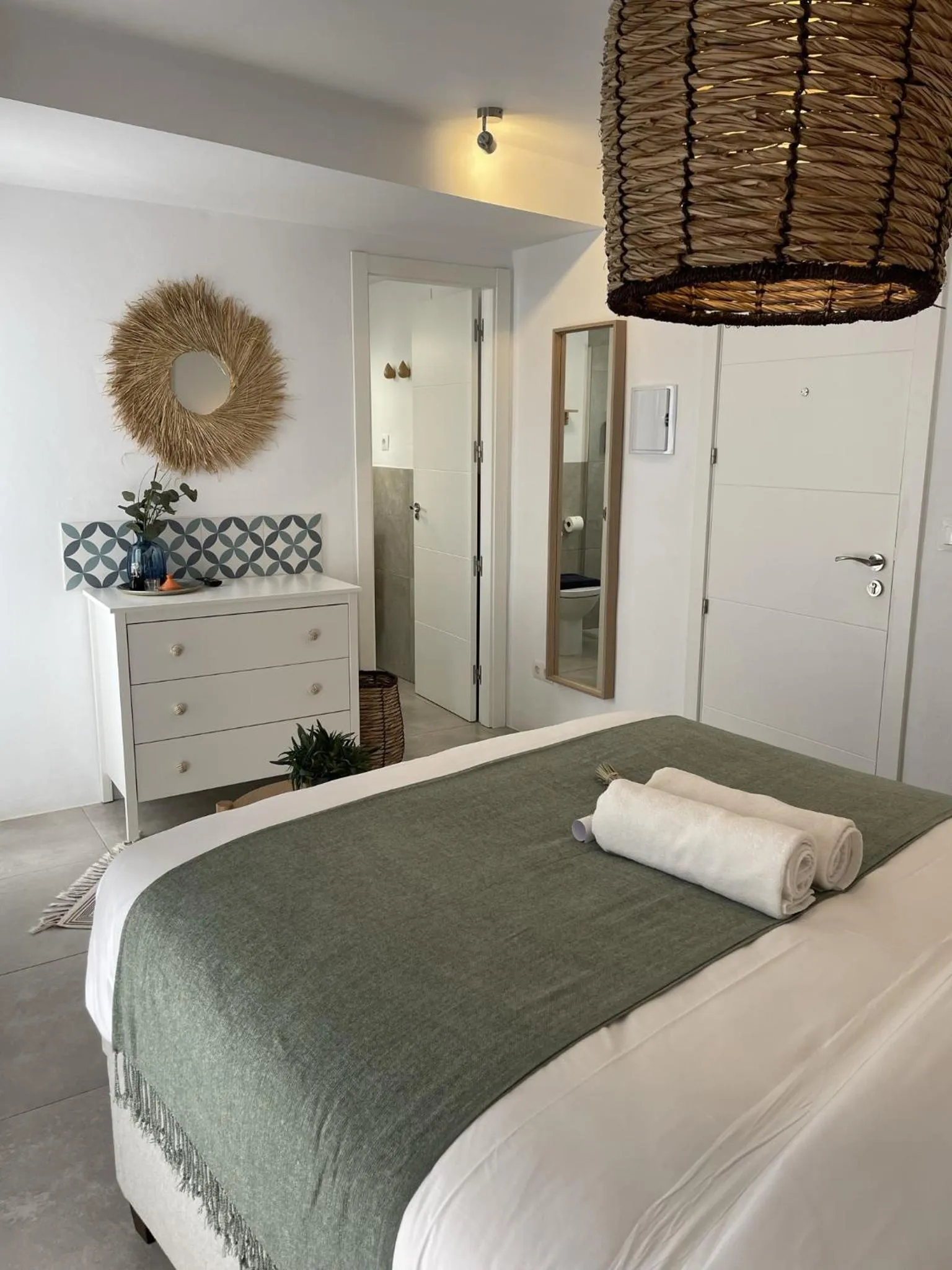 Bedroom, Bed in Olive & Ivy Guesthouse