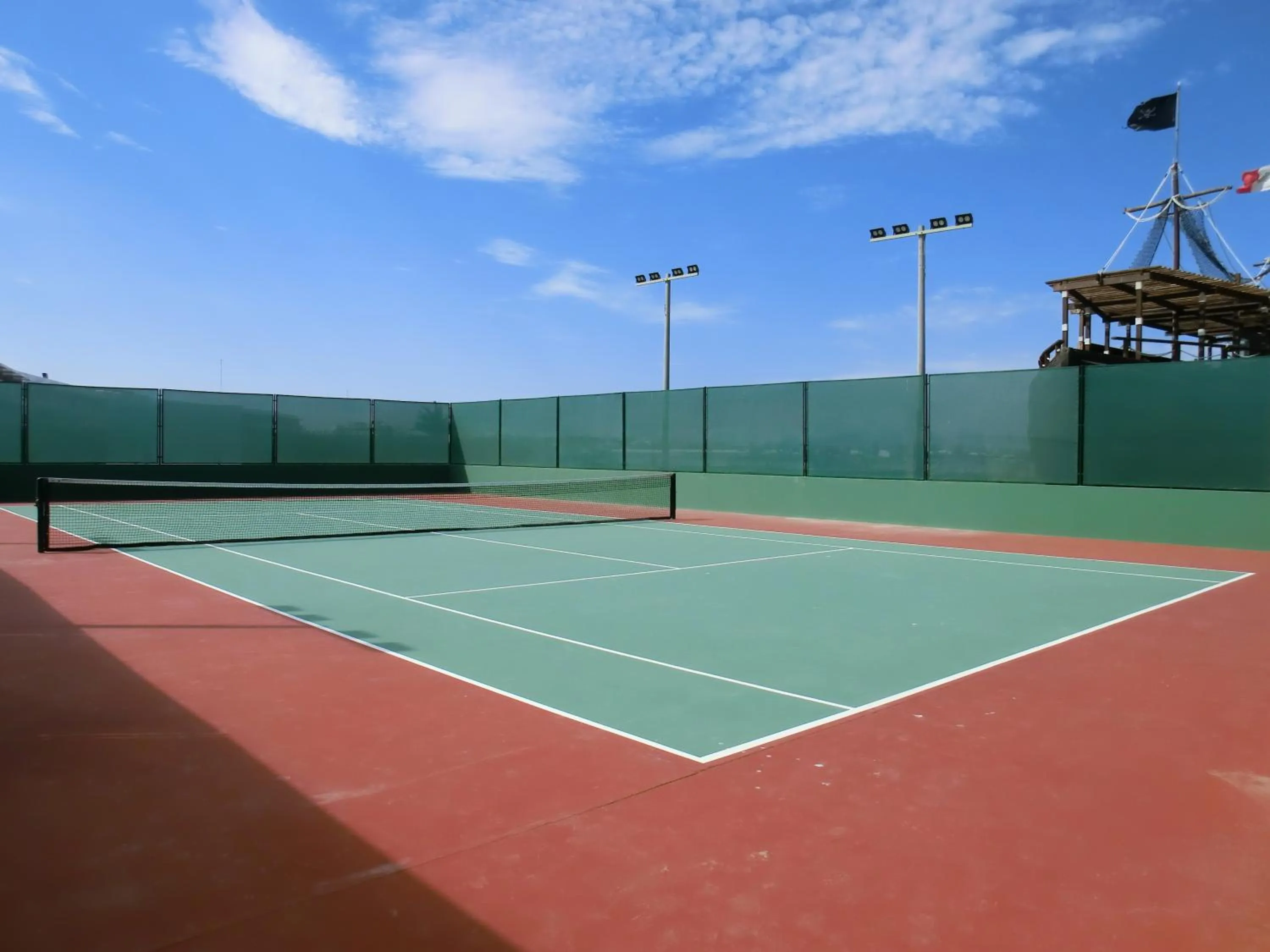 Tennis court in Aranwa Paracas Resort & Spa