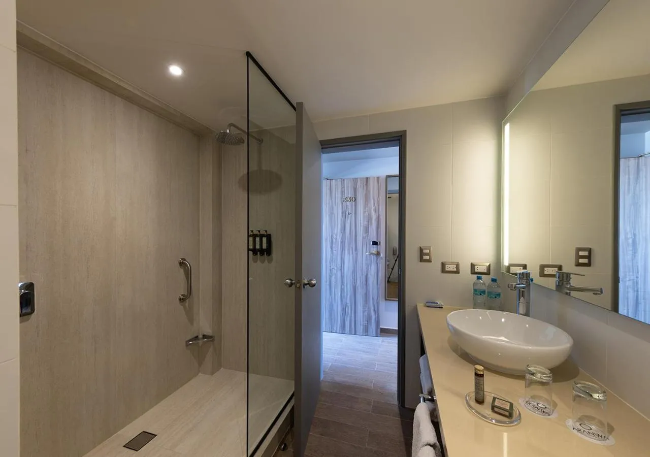 Shower in Aranwa Paracas Resort & Spa