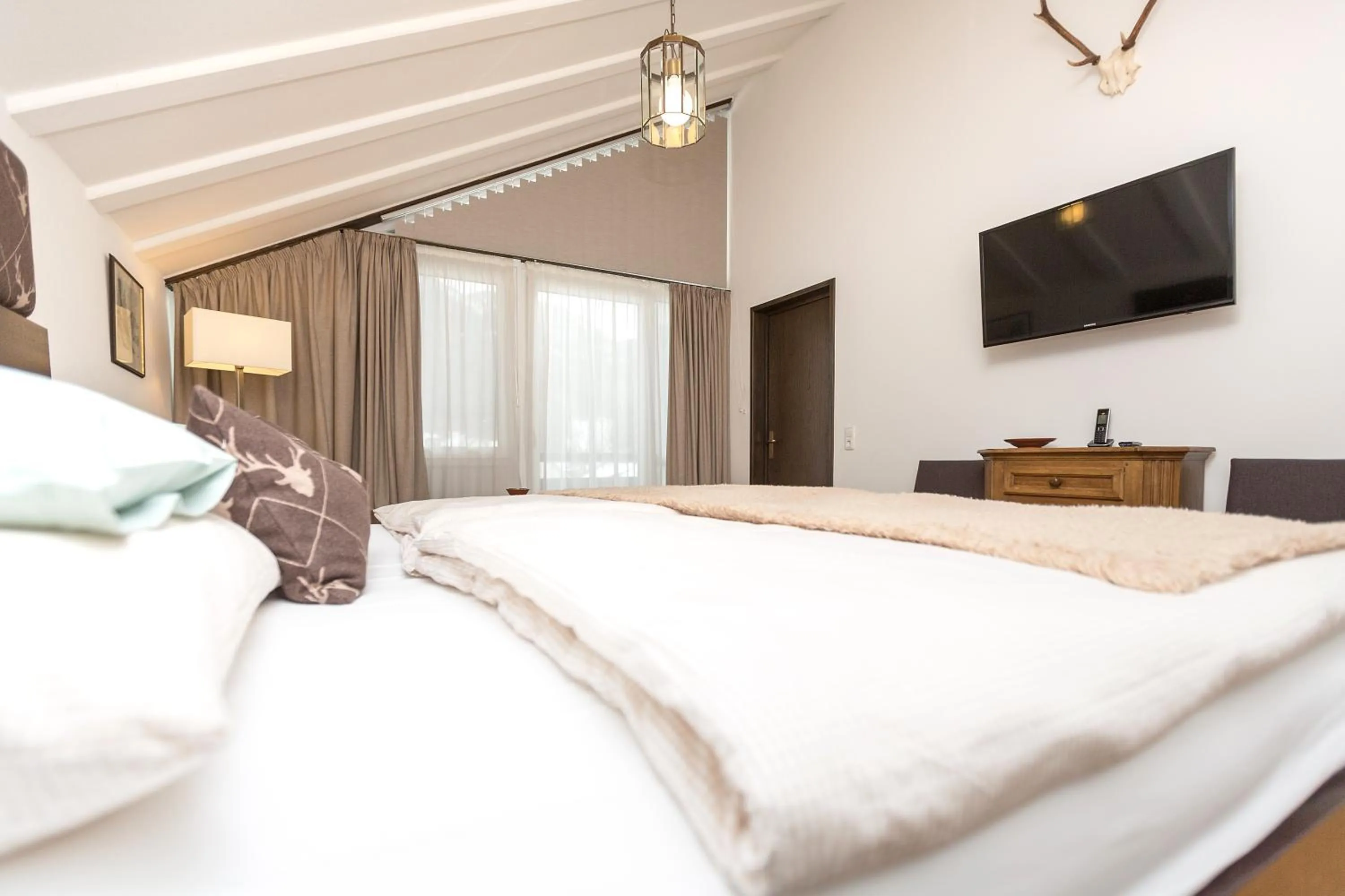 Bedroom, Bed in Hotel Alpenhof Postillion