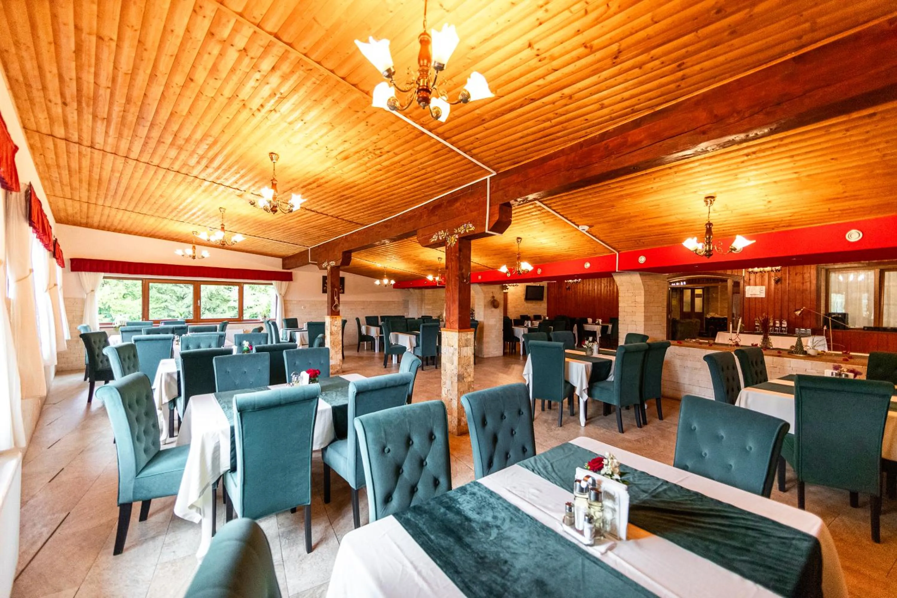 Restaurant/places to eat in Resort EuroPark Fundata