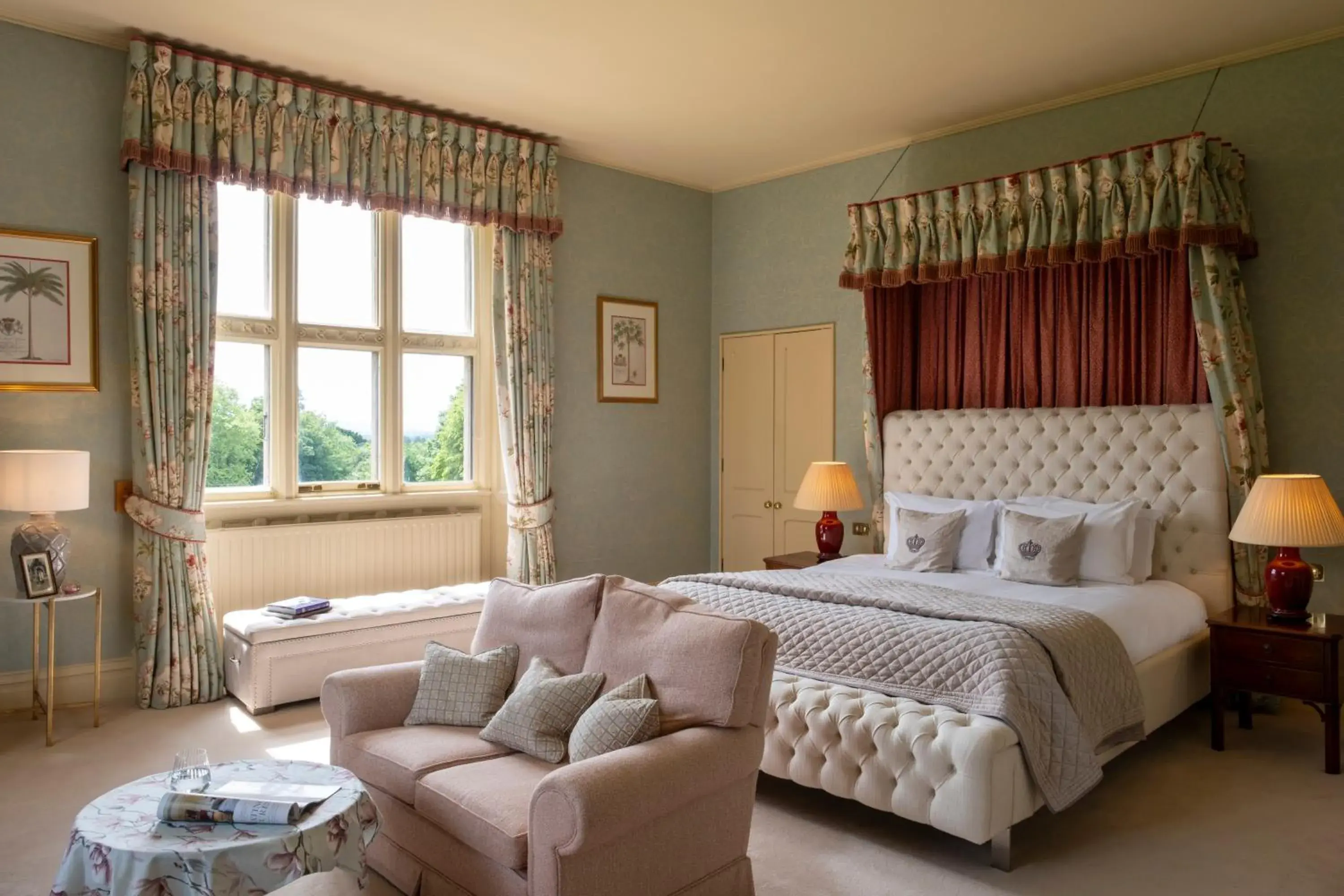 Deluxe King Suite in Horsted Place Hotel Deluxe King Suite in Horsted Place Hotel