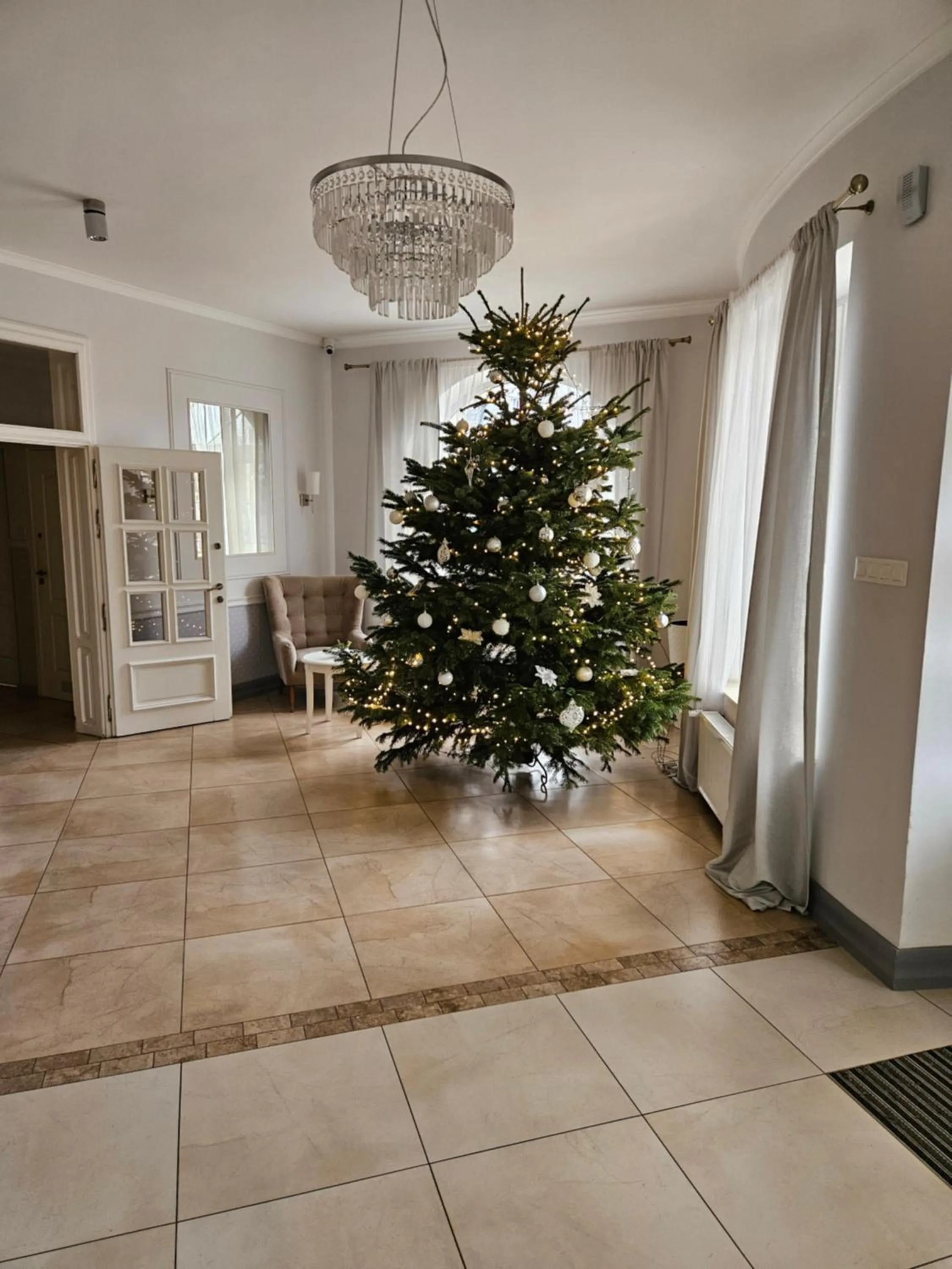 Property building in Hotel Onyx