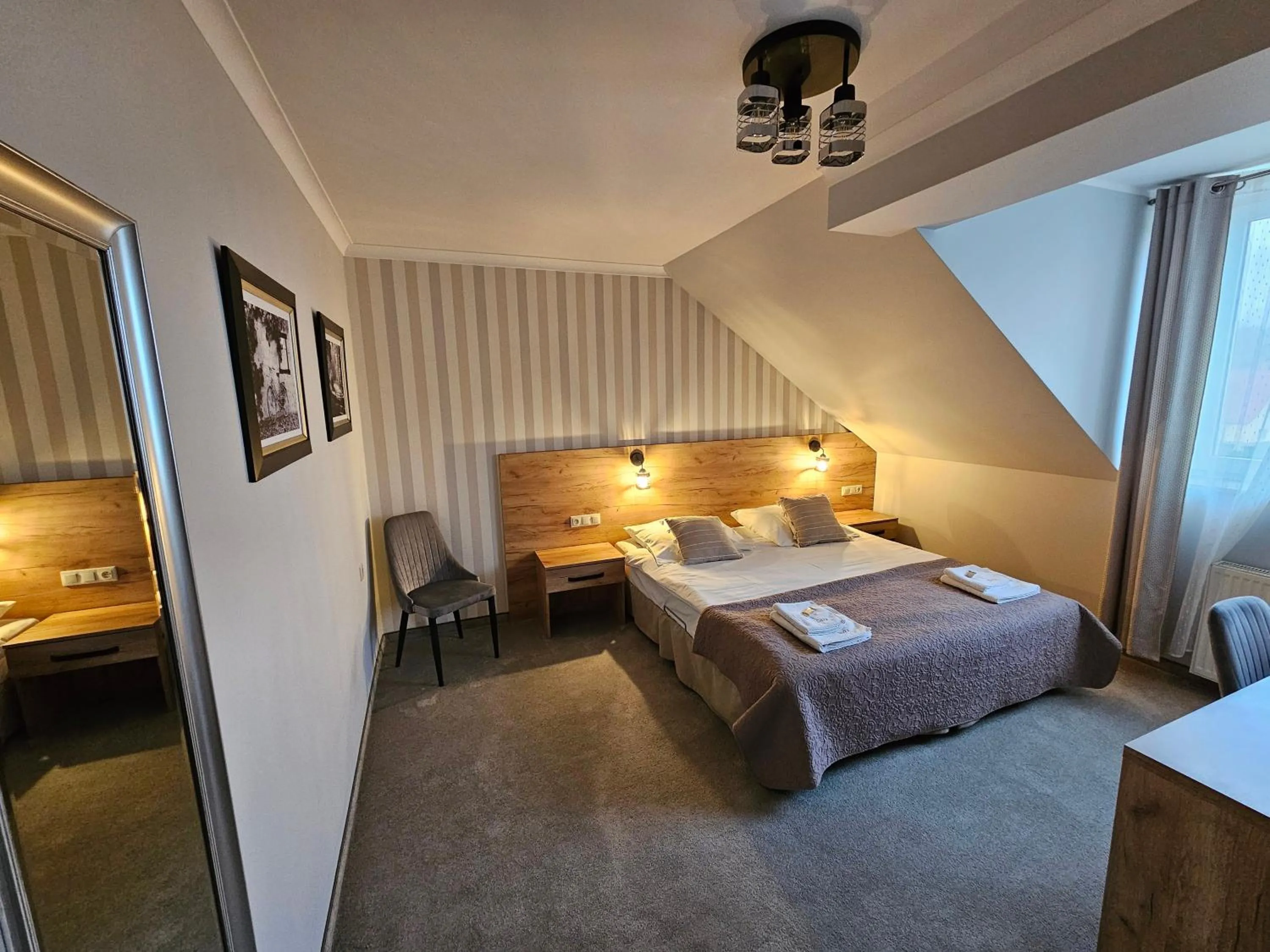 Property building, Bed in Hotel Onyx