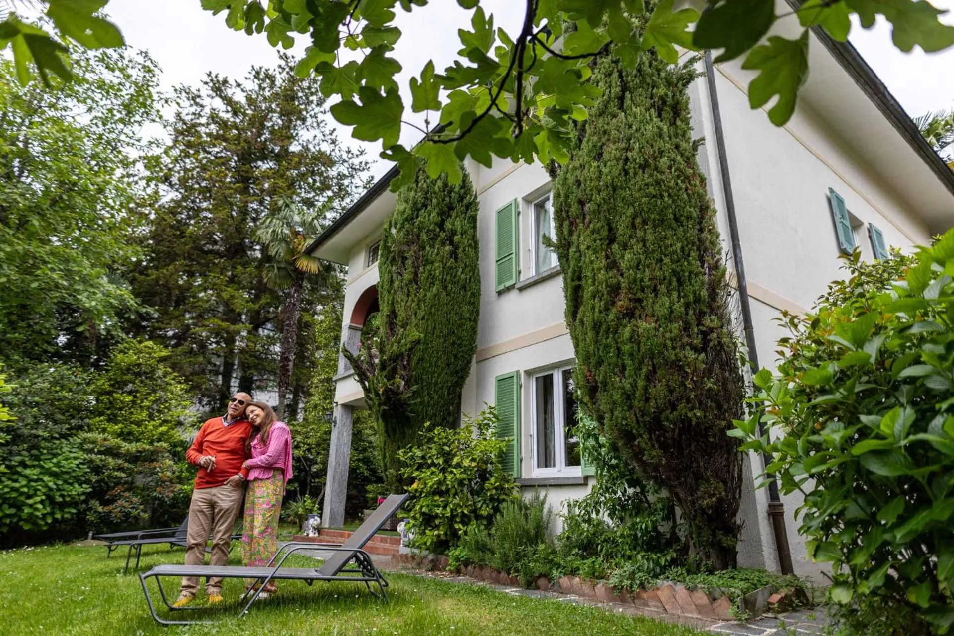 Property building in Easy Stay by Hotel La Perla