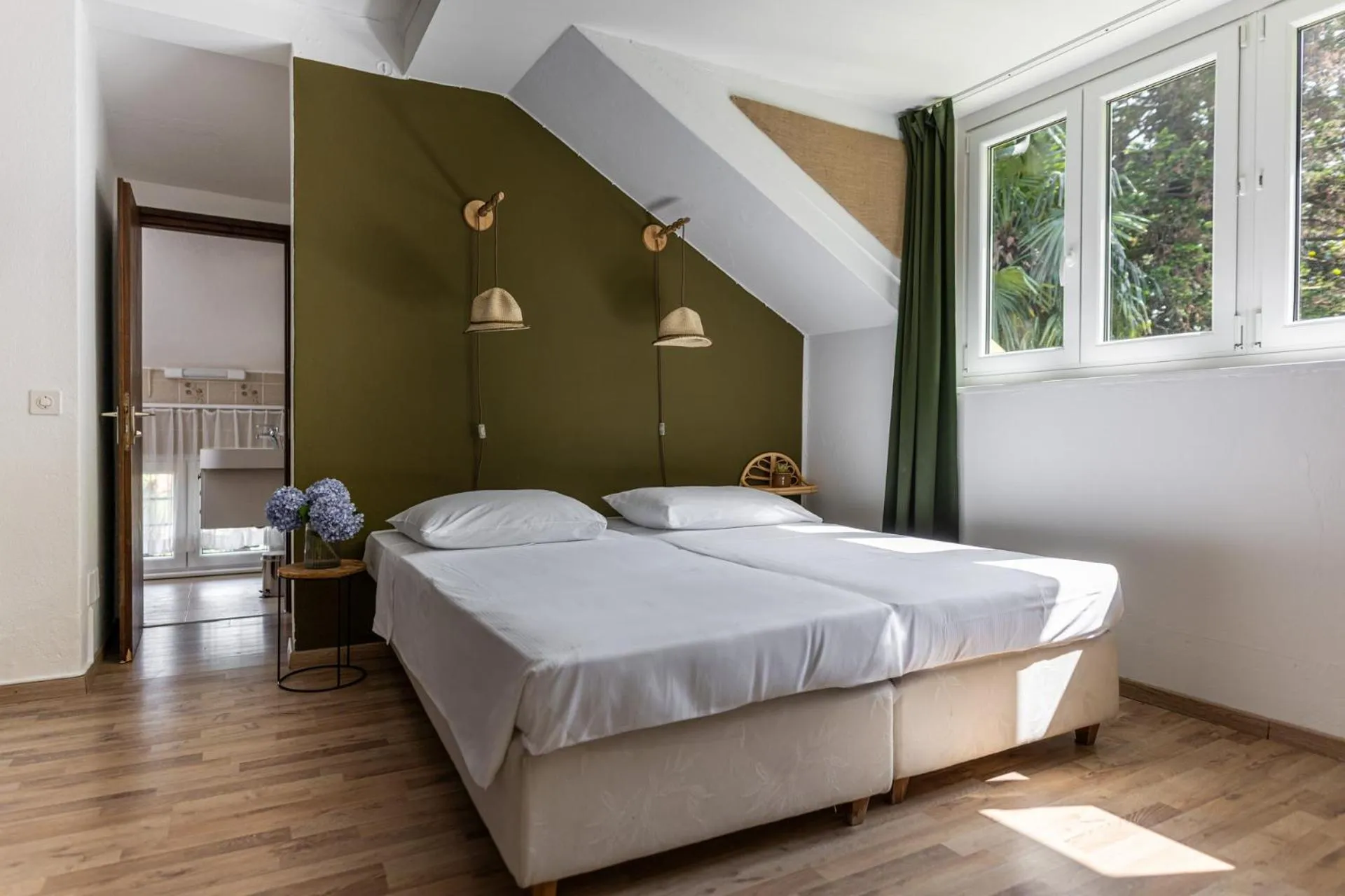 Bed in Easy Stay by Hotel La Perla