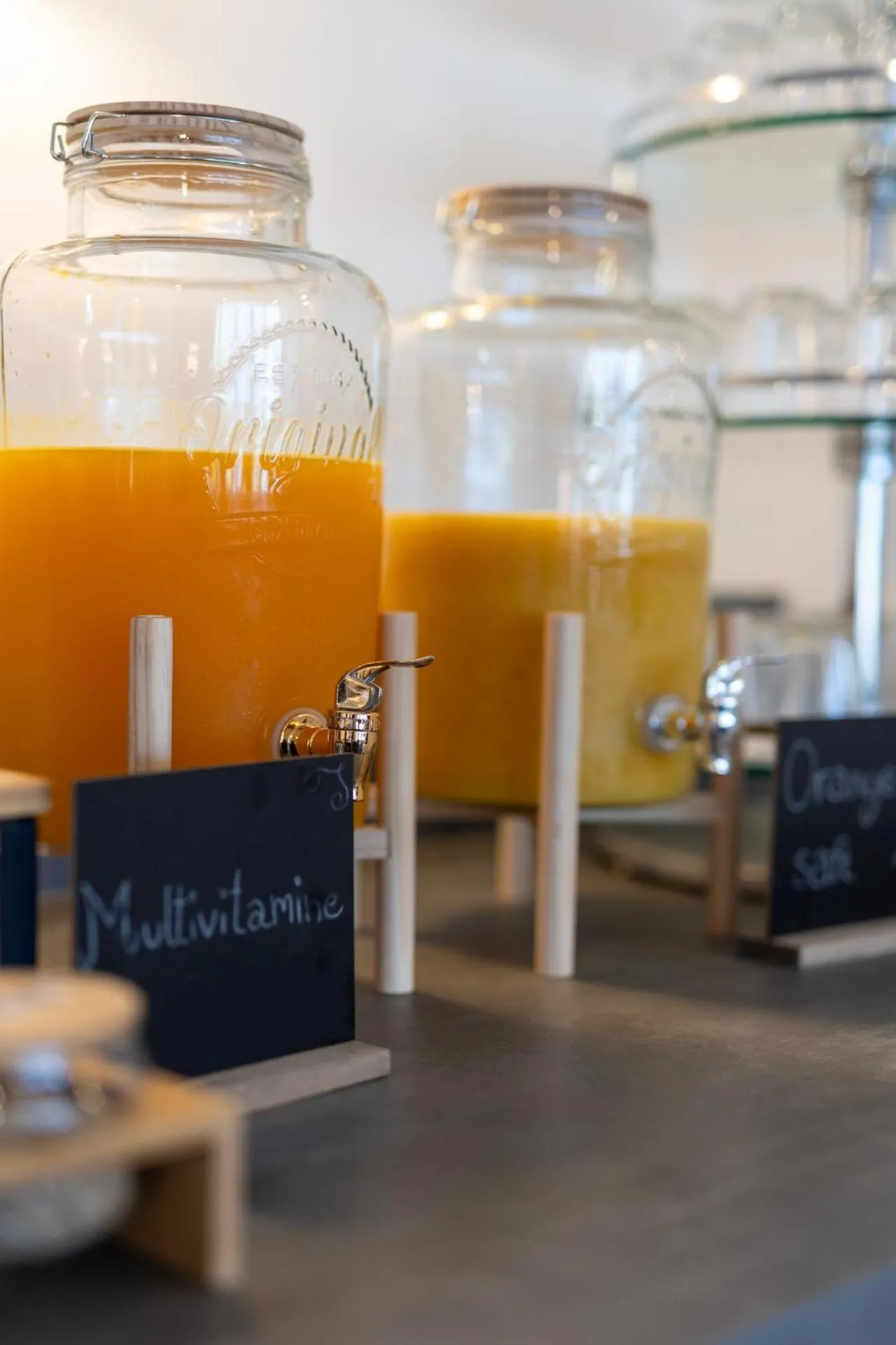 Breakfast in Easy Stay by Hotel La Perla