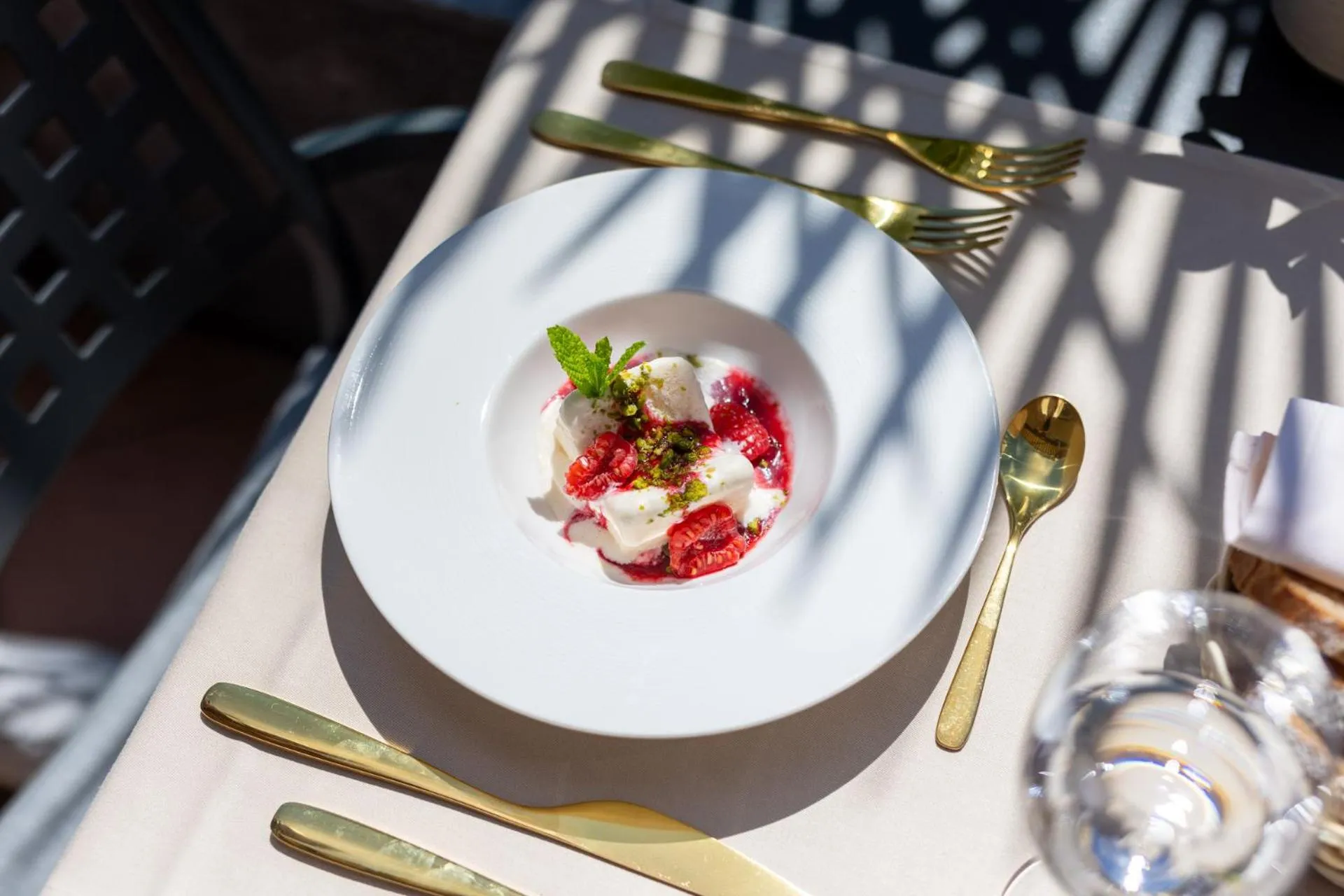 Food in Easy Stay by Hotel La Perla