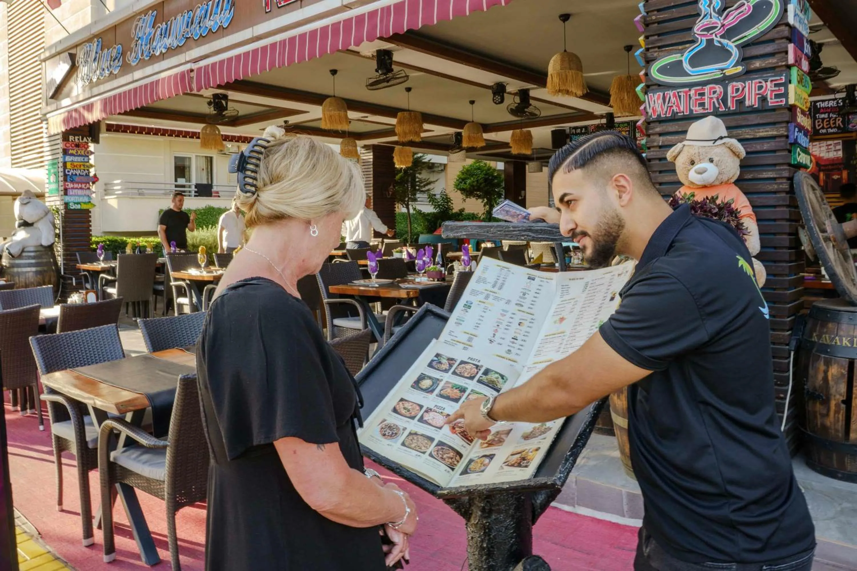 Restaurant/places to eat in Kleopatra blue hawai hotel