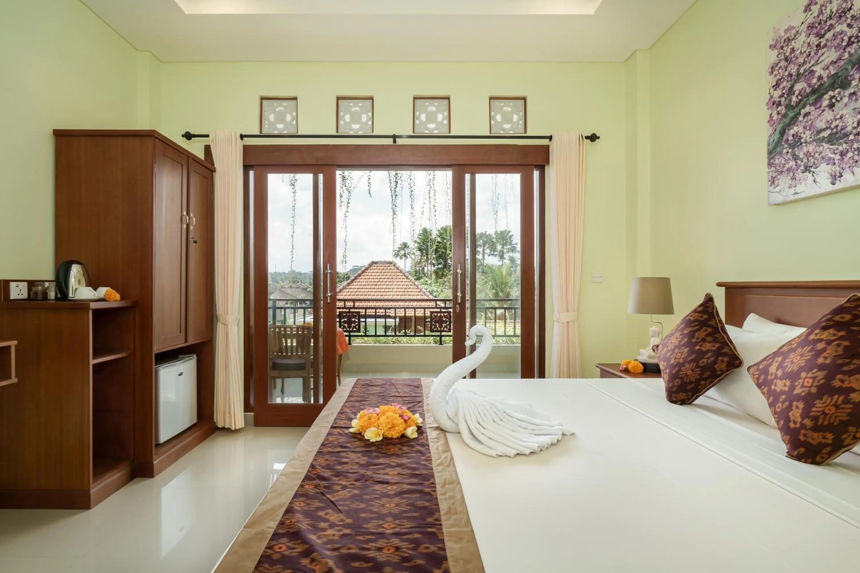 Bed in Hidden Padma Retreat