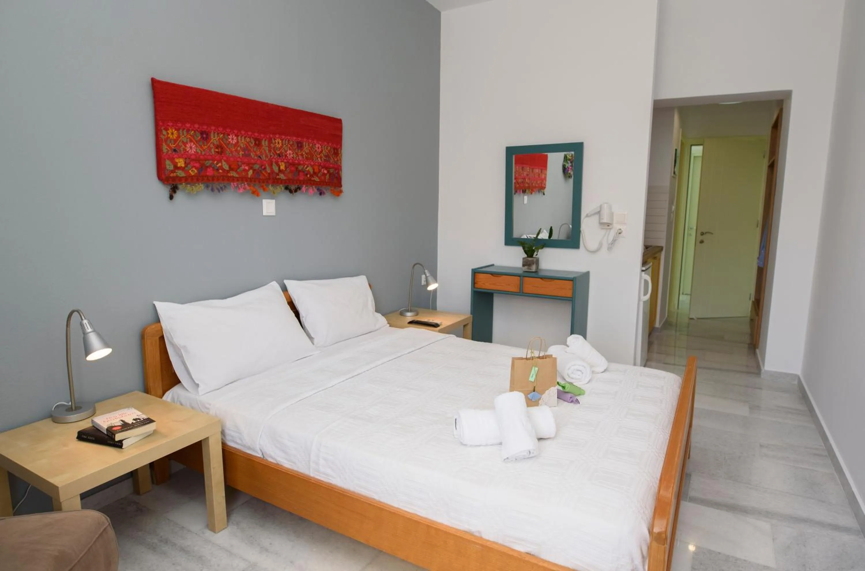 Photo of the whole room, Bed in Porto Katapola Pension