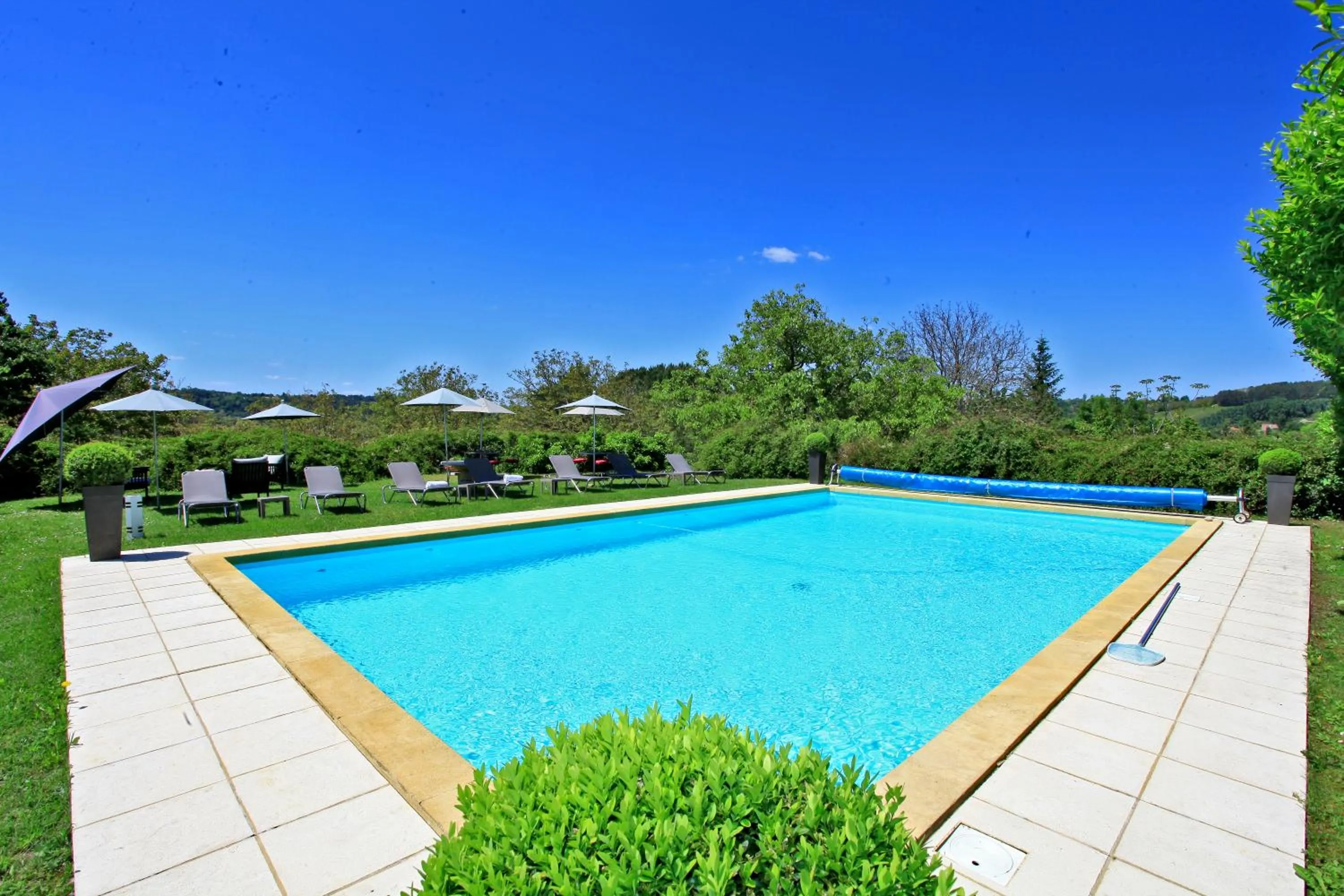 Swimming pool in Hotel La Maison des Peyrat