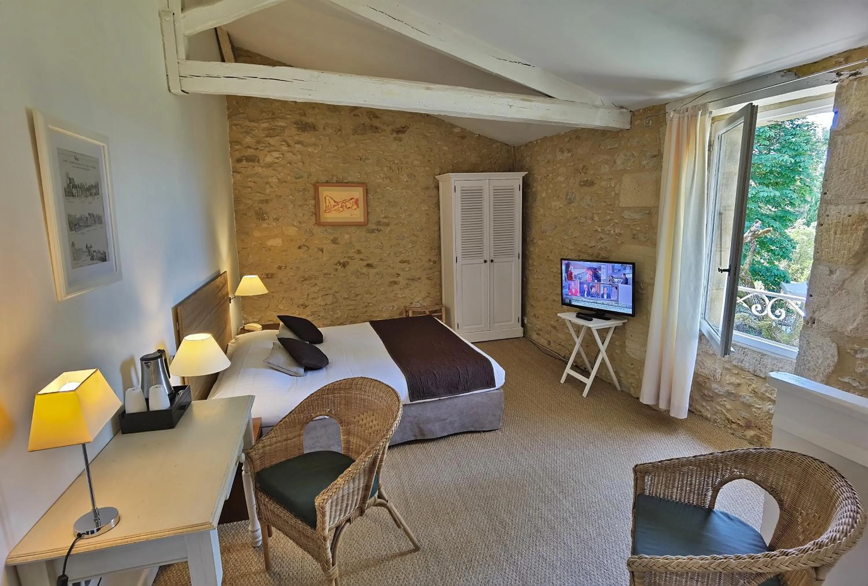 Living room, Bed in Hotel La Maison des Peyrat