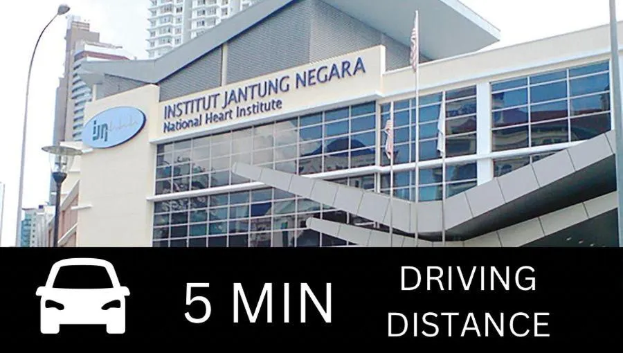 Property building in Smile Hotel Chow Kit PWTC