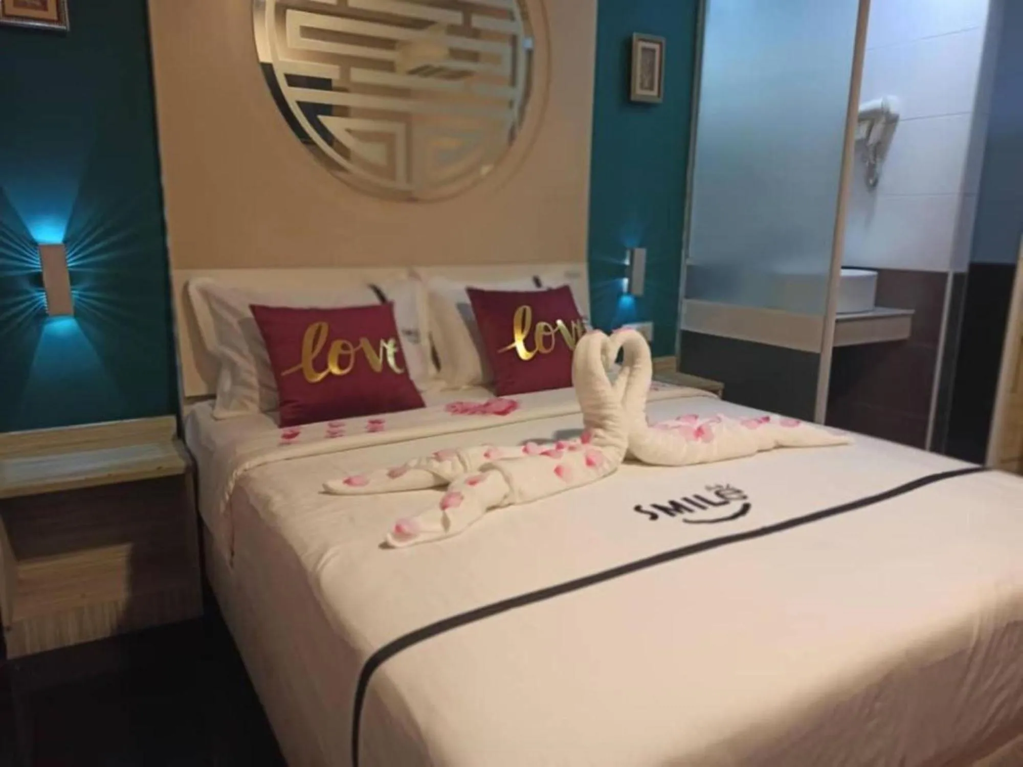 Bedroom, Bed in Smile Hotel Chow Kit PWTC