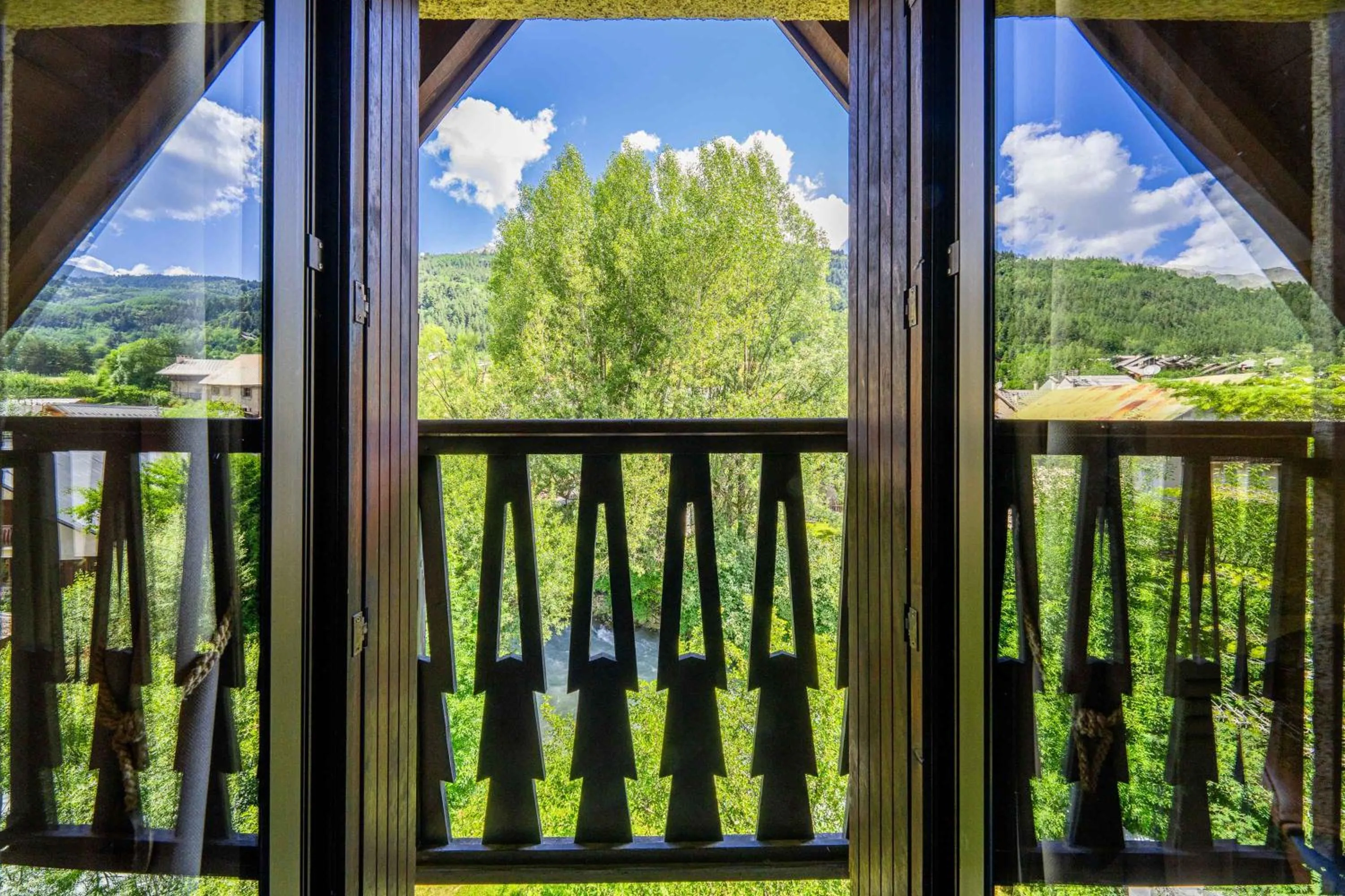 Spring in Logis Hôtel et Spa Le Christiania