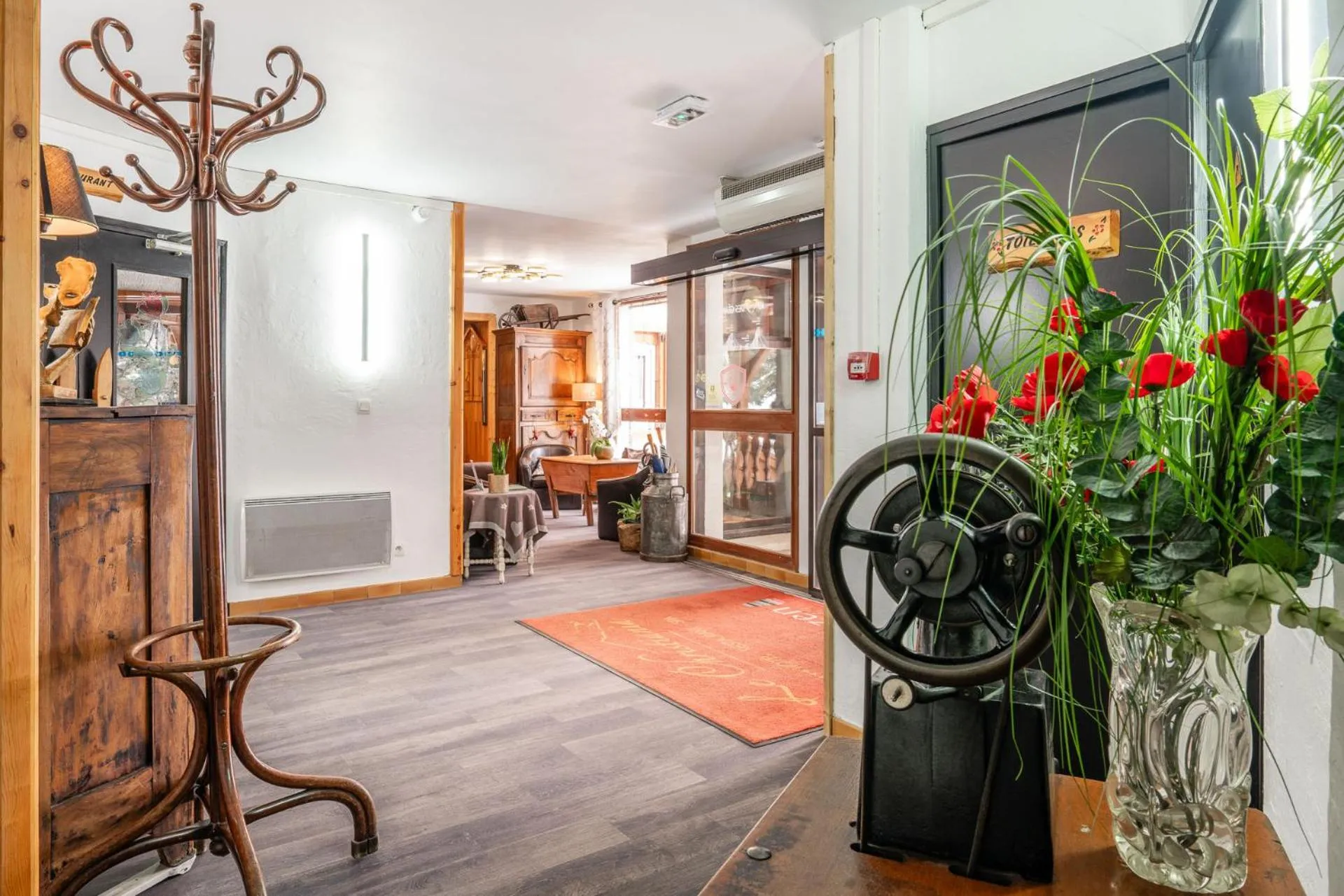 Facade/entrance in Logis Hôtel et Spa Le Christiania