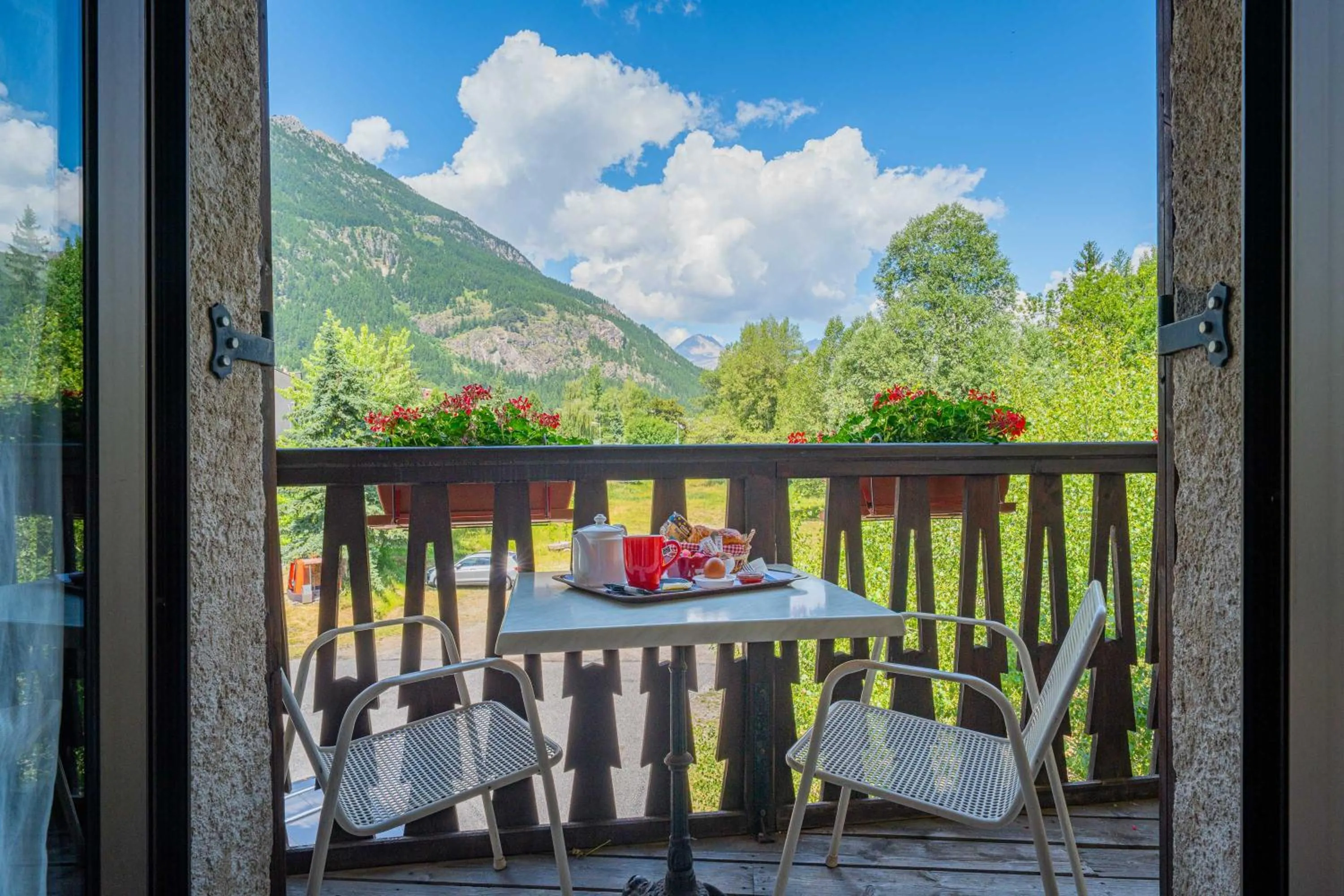 Patio in Logis Hôtel et Spa Le Christiania