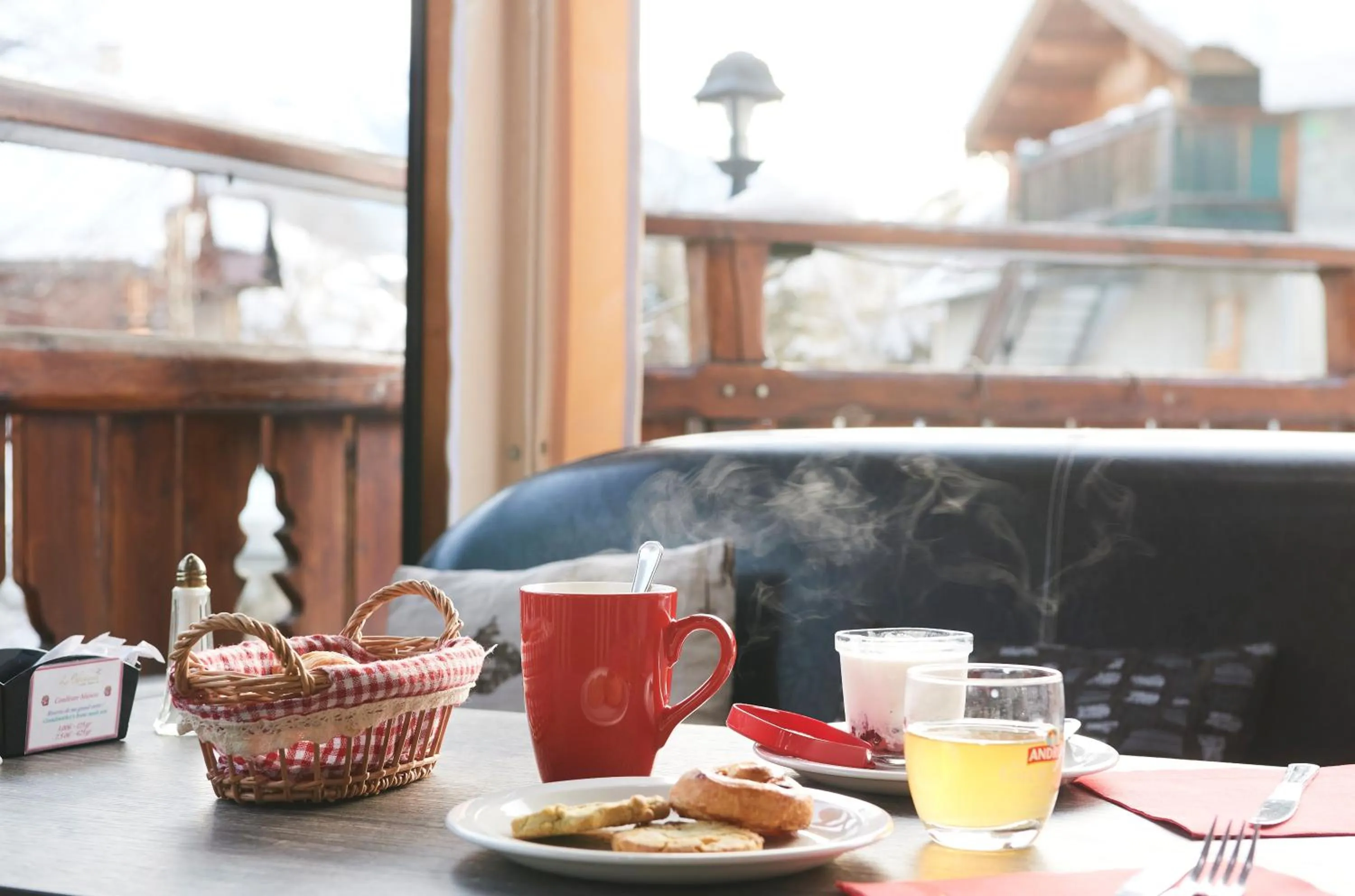 Food and drinks in Logis Hôtel et Spa Le Christiania