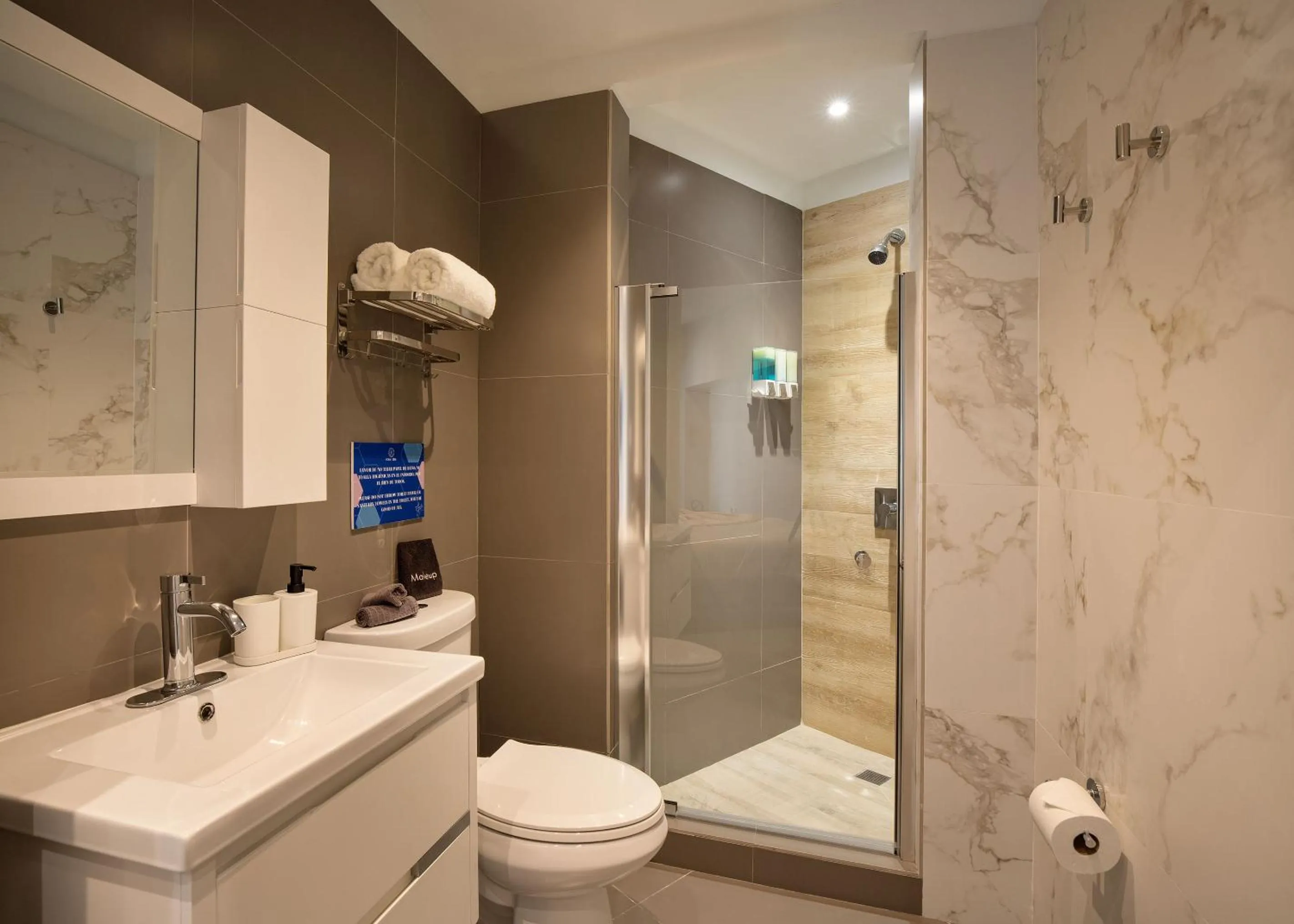 Shower in Rosalina Ocean Park