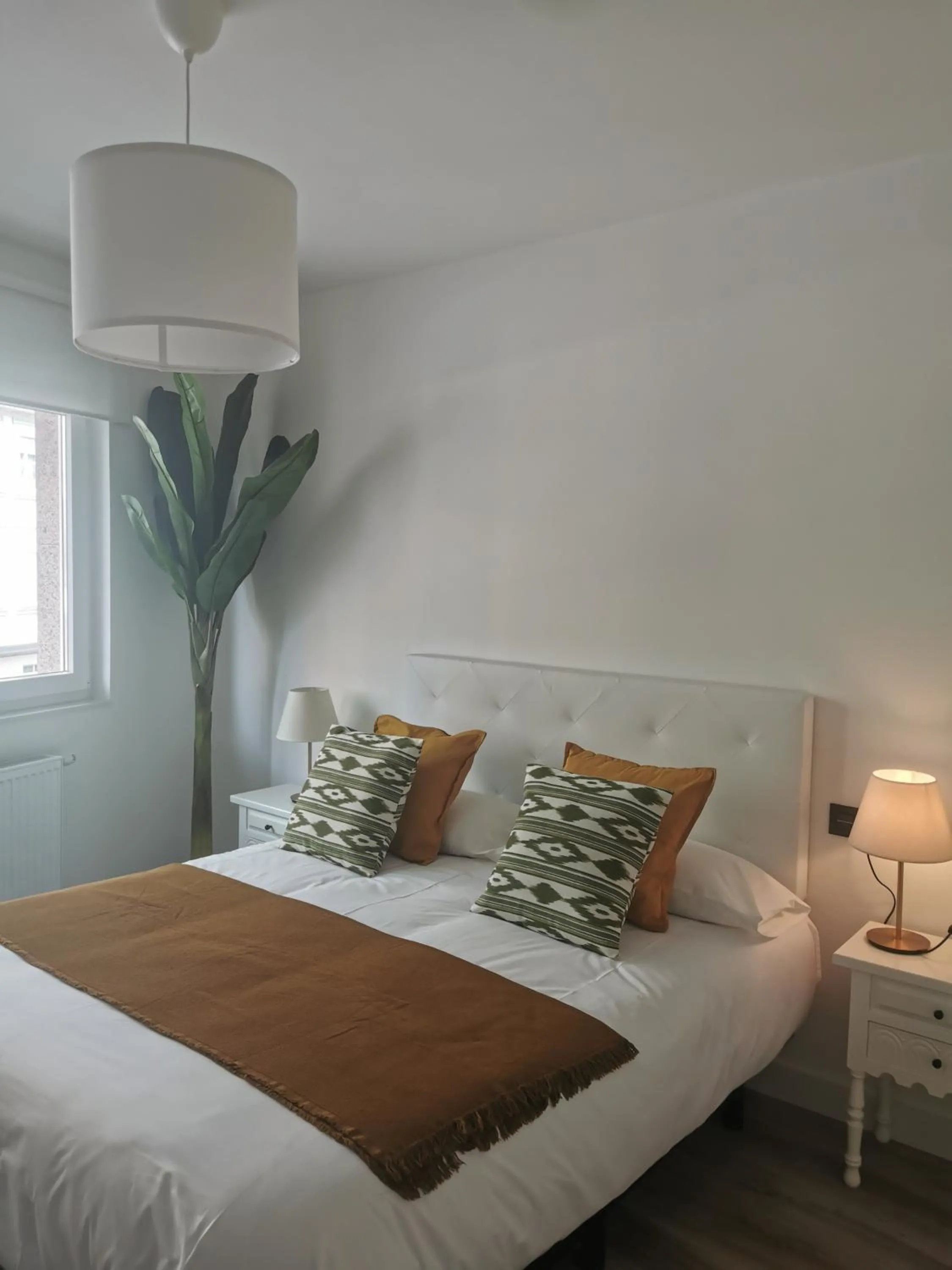 Photo of the whole room, Bed in Seijo