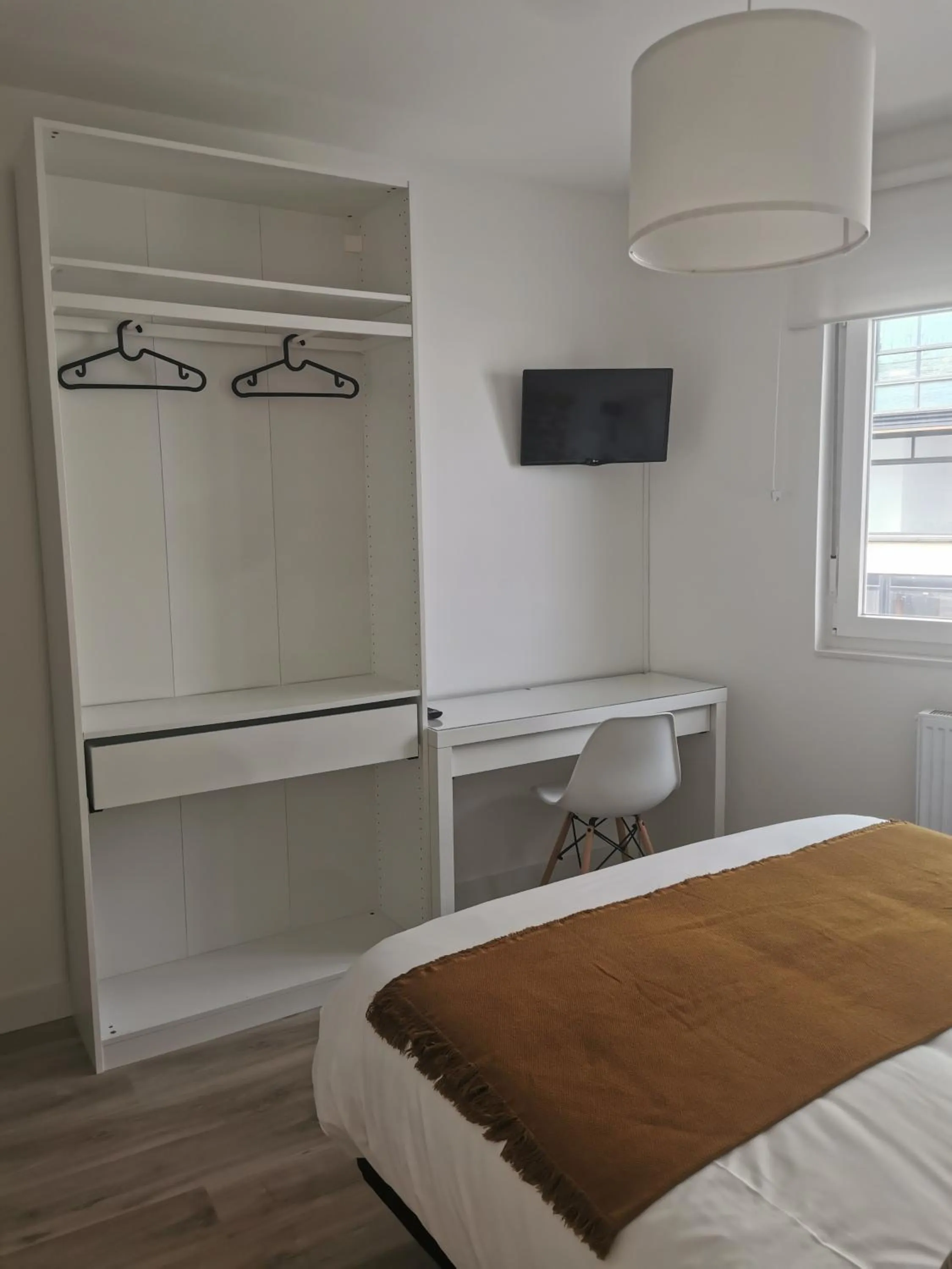 Photo of the whole room, Bed in Seijo