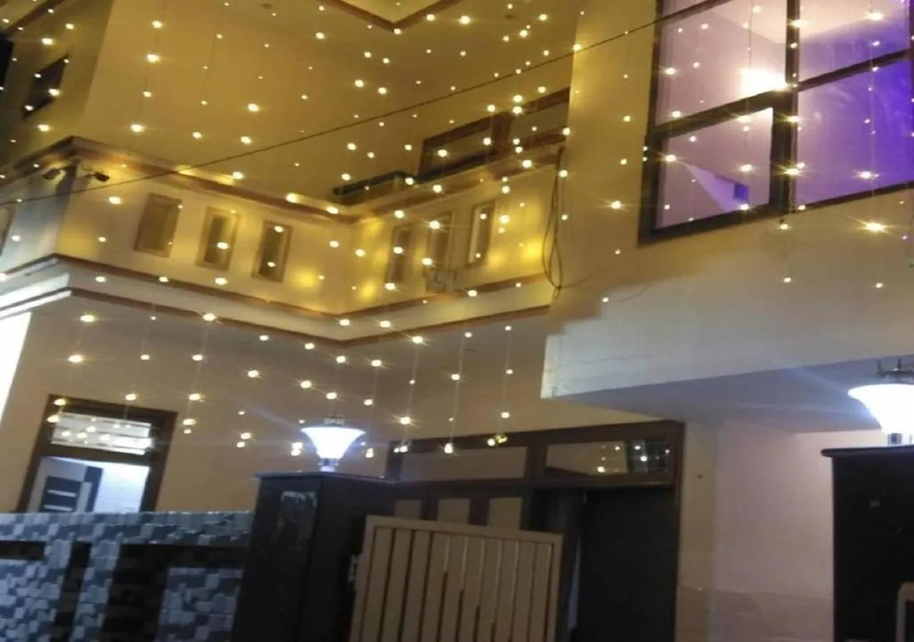 Facade/entrance in Taj Street Hostel