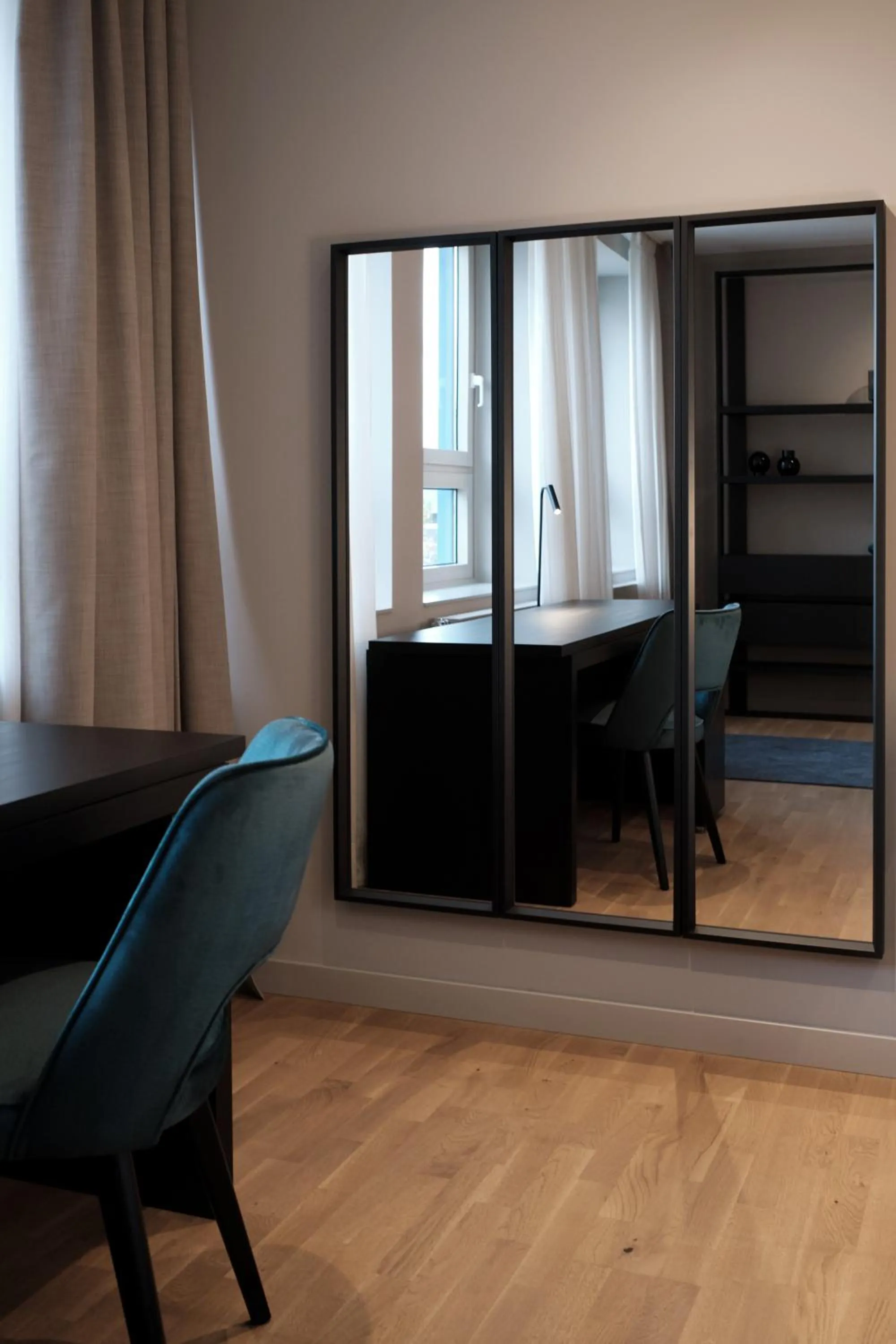 Communal lounge/ TV room in SAXX Hotel "Am Theater Karree"