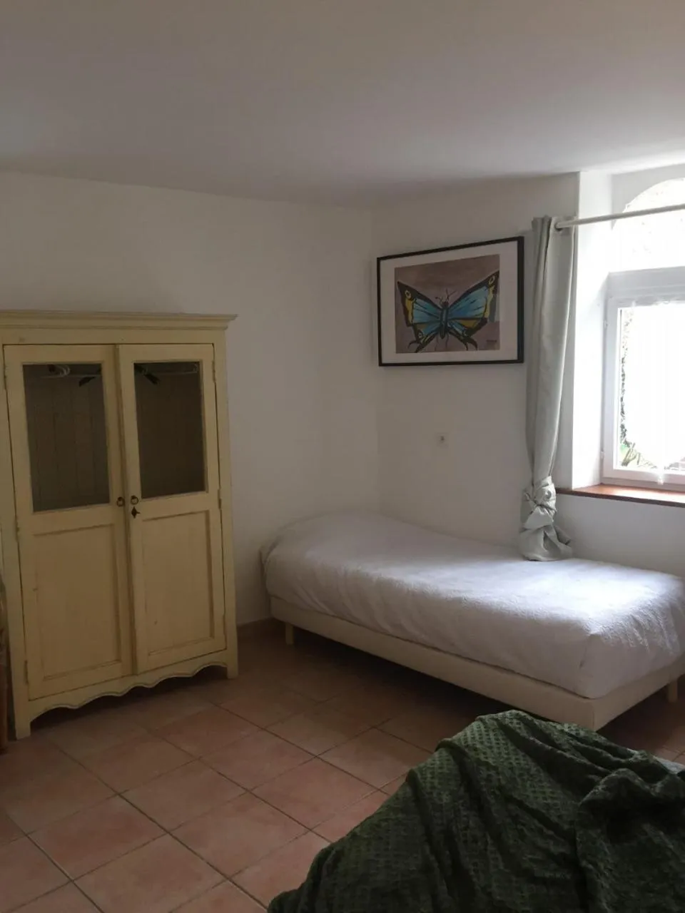 Photo of the whole room, Bed in Il était une fois un jardin