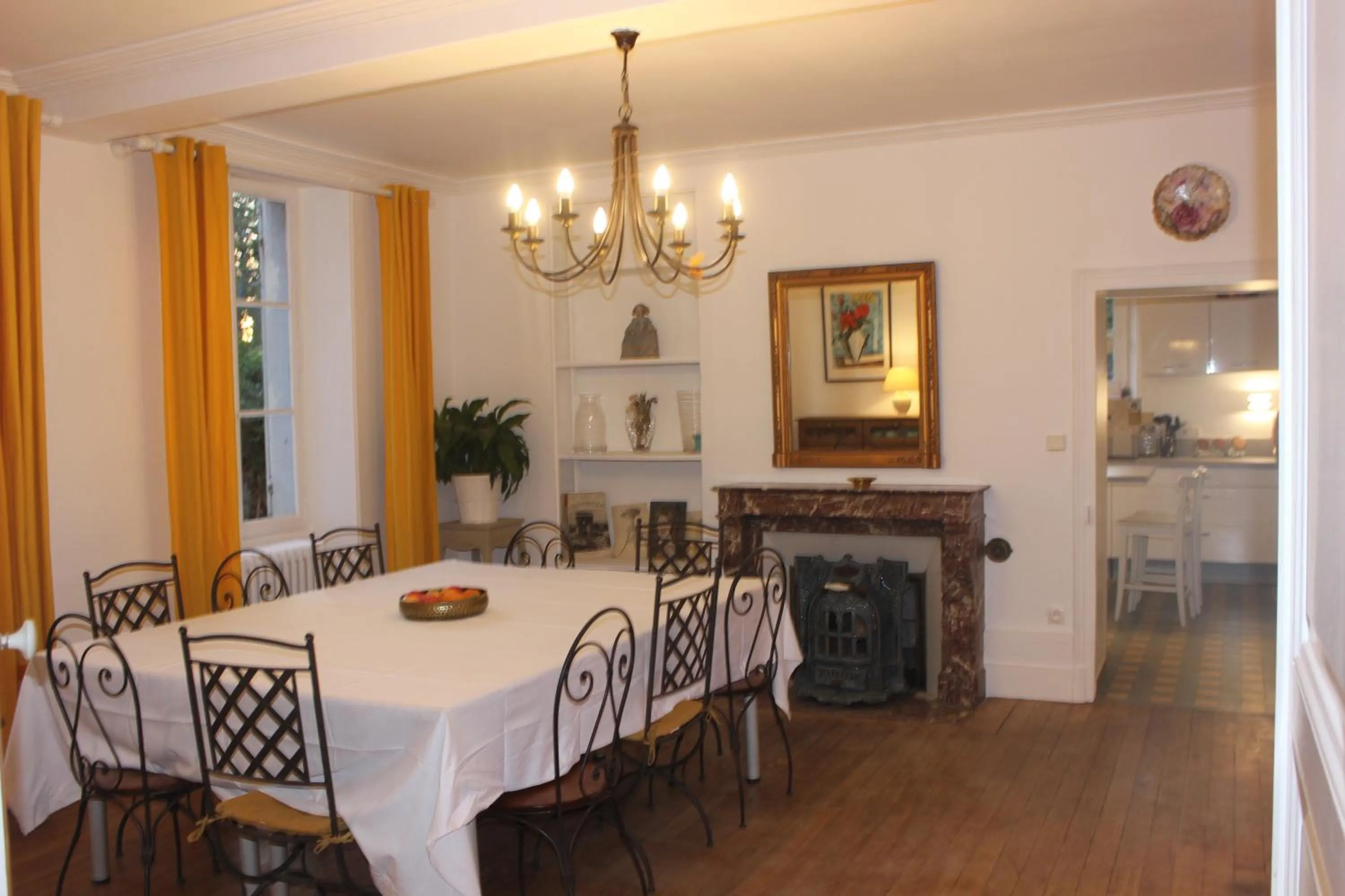 Dining area in Il était une fois un jardin