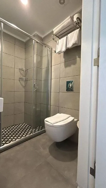 Shower in Havana Apart Hotel