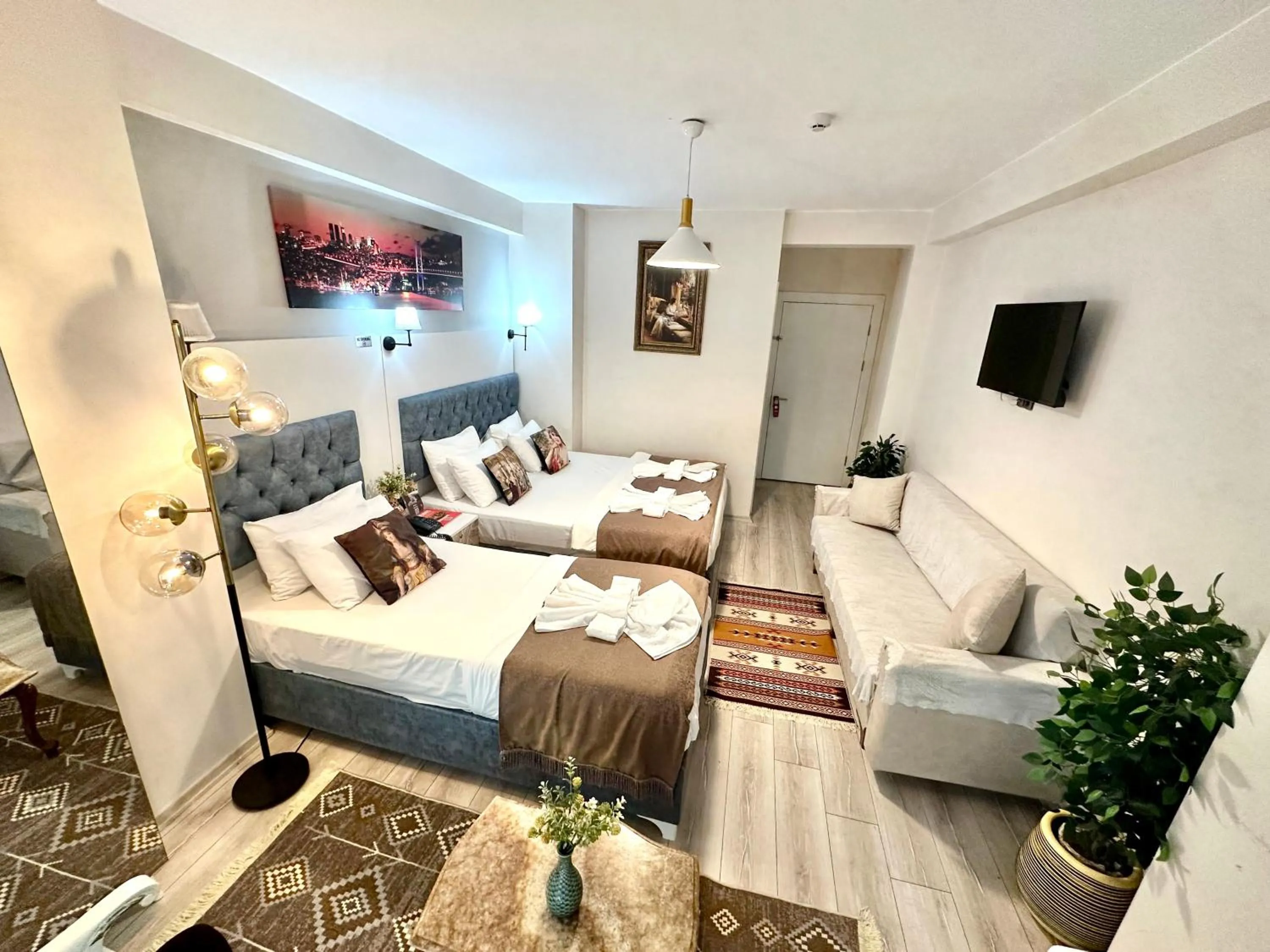 Photo of the whole room, Bed in Galapera Hotel