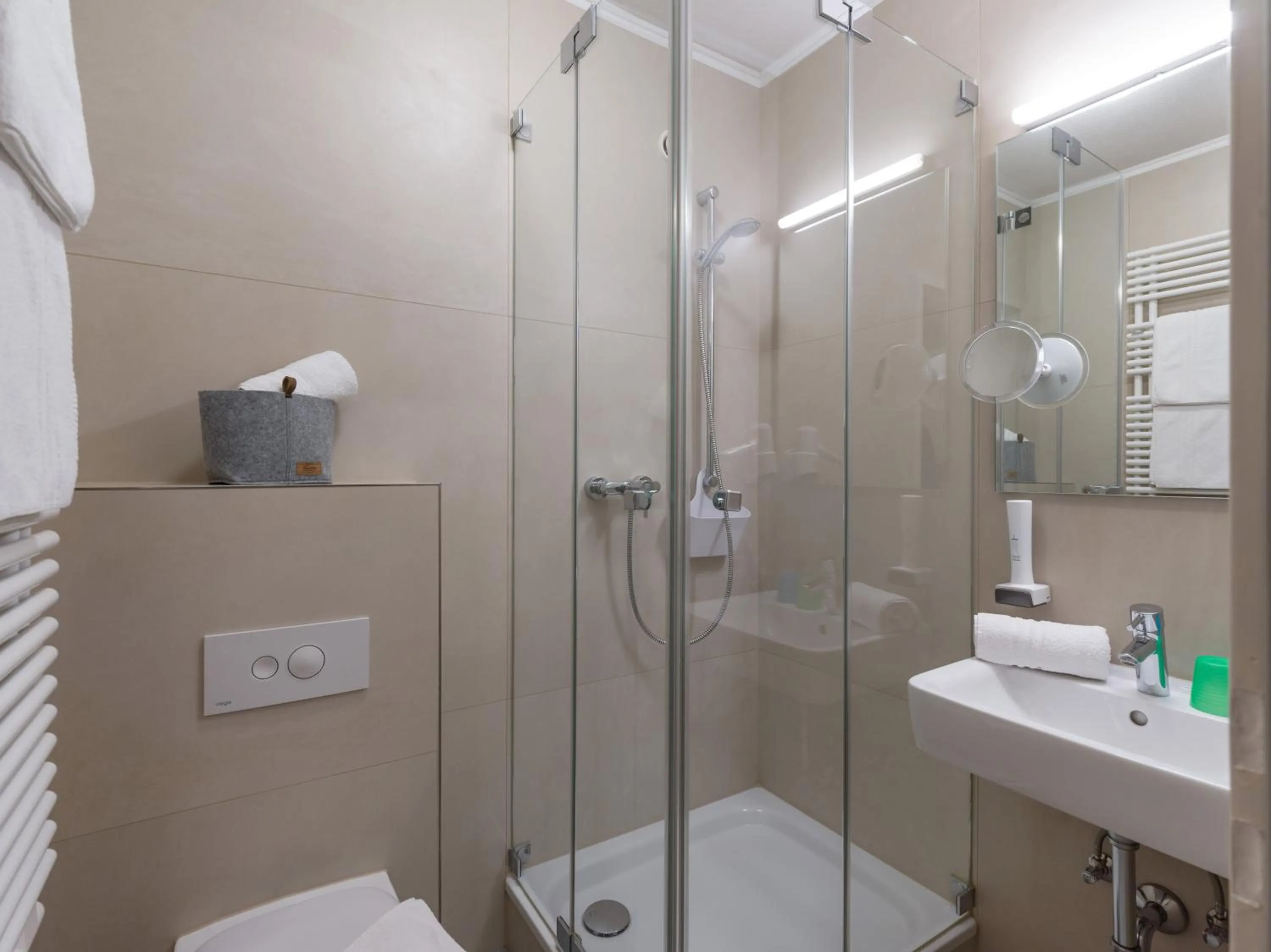 Bathroom in Aparthotel Brandauerhof