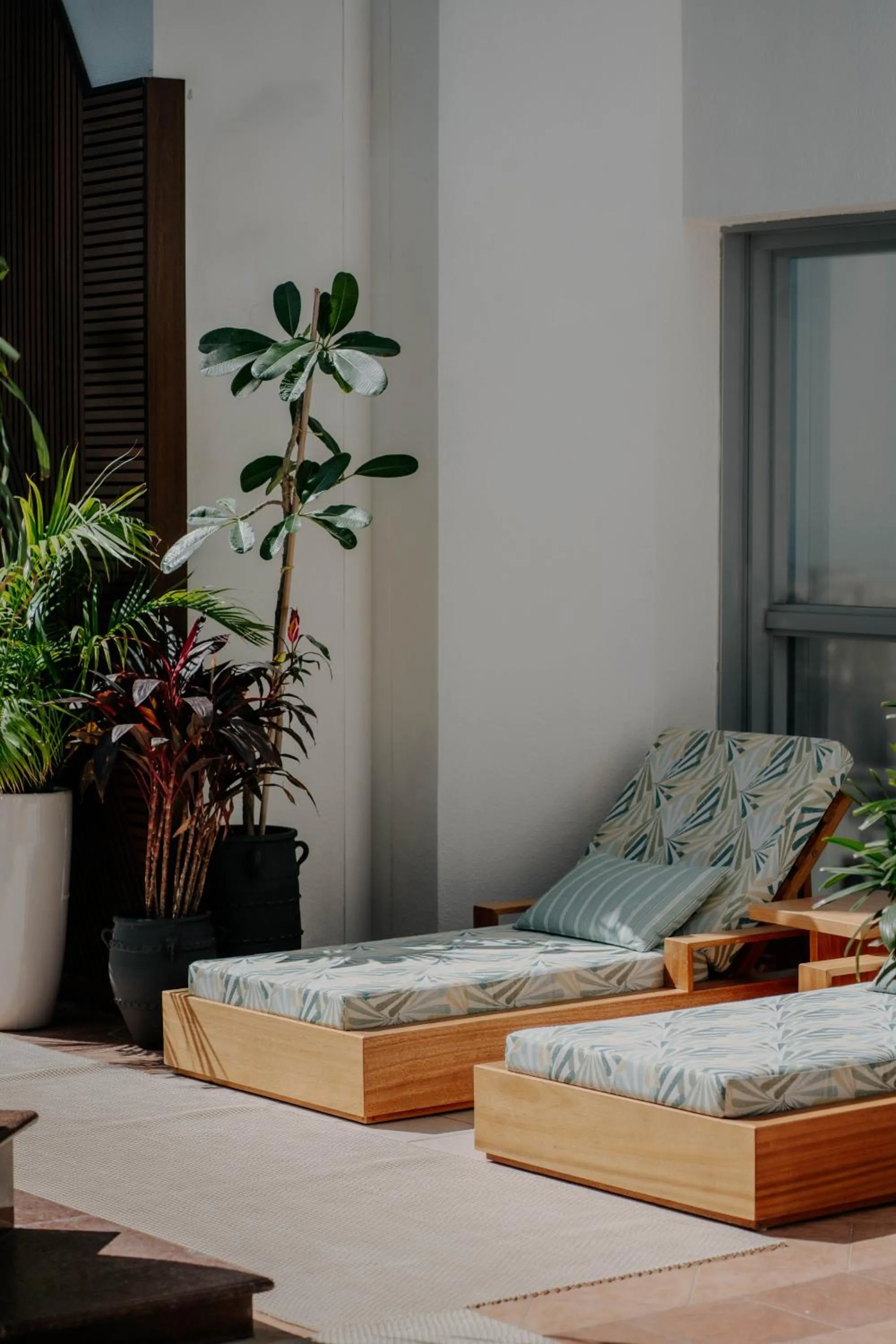 Swimming pool in Dusit Thani Dubai