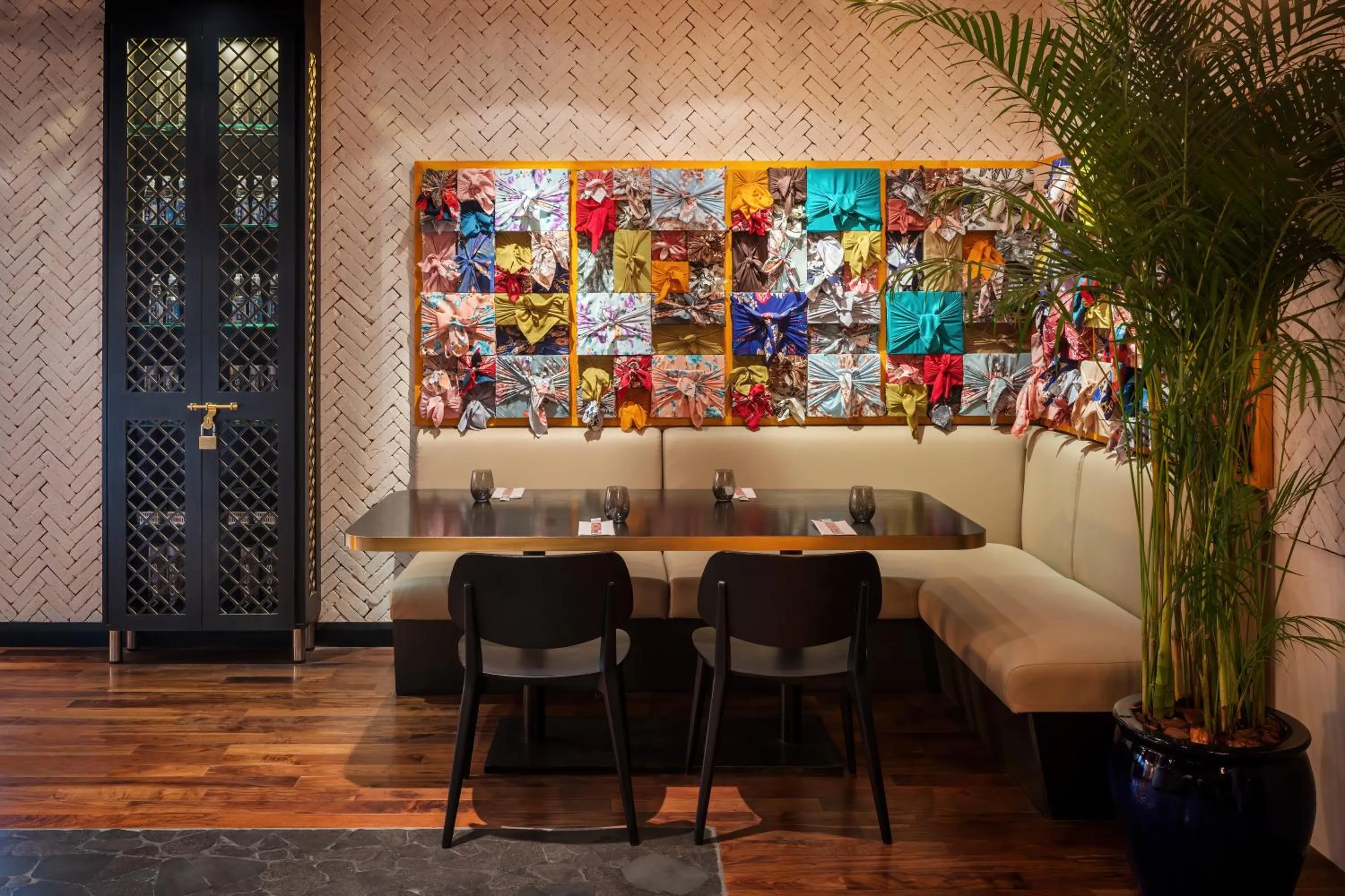 Restaurant/places to eat in Dusit Thani Dubai