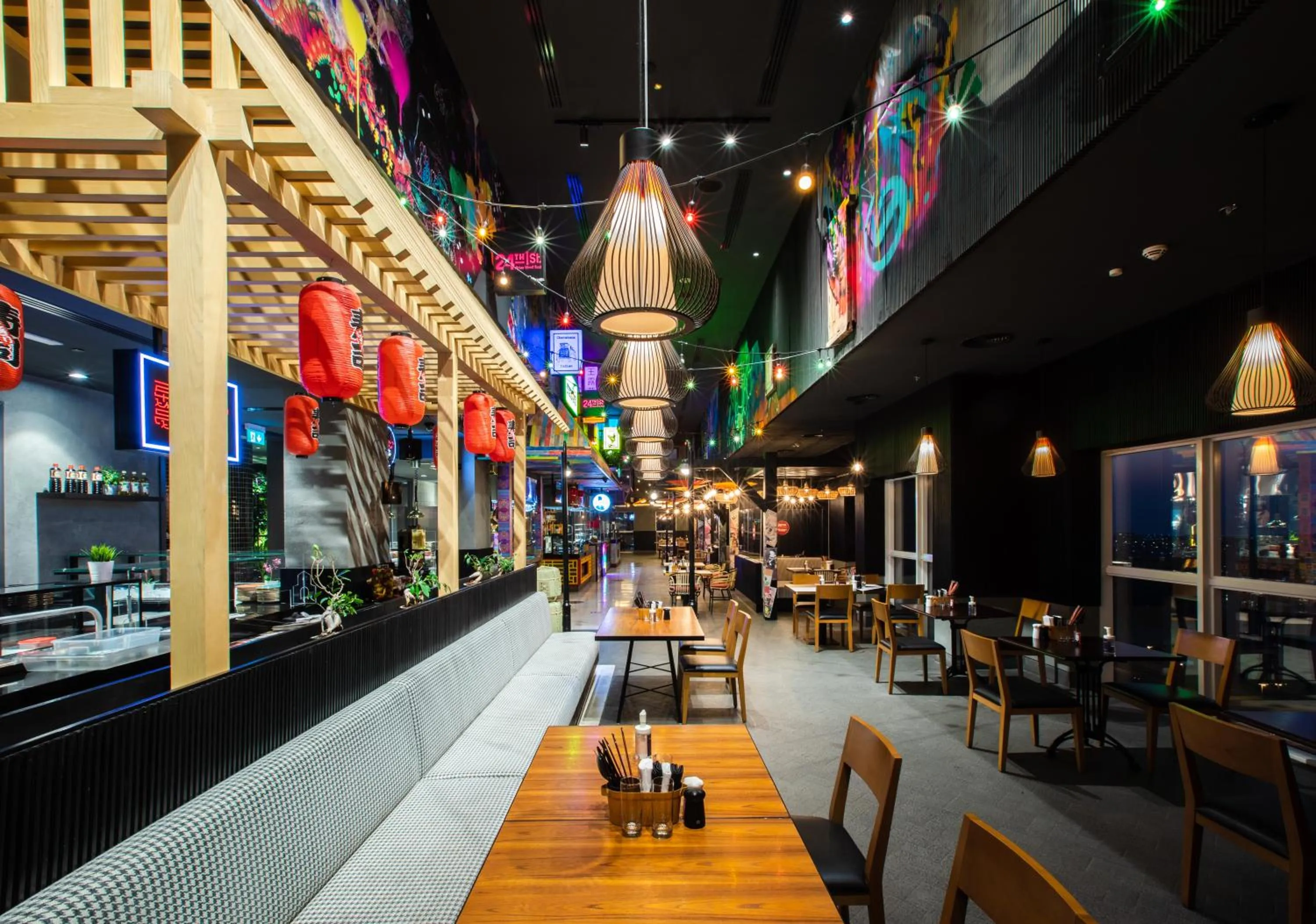 Restaurant/places to eat in Dusit Thani Dubai