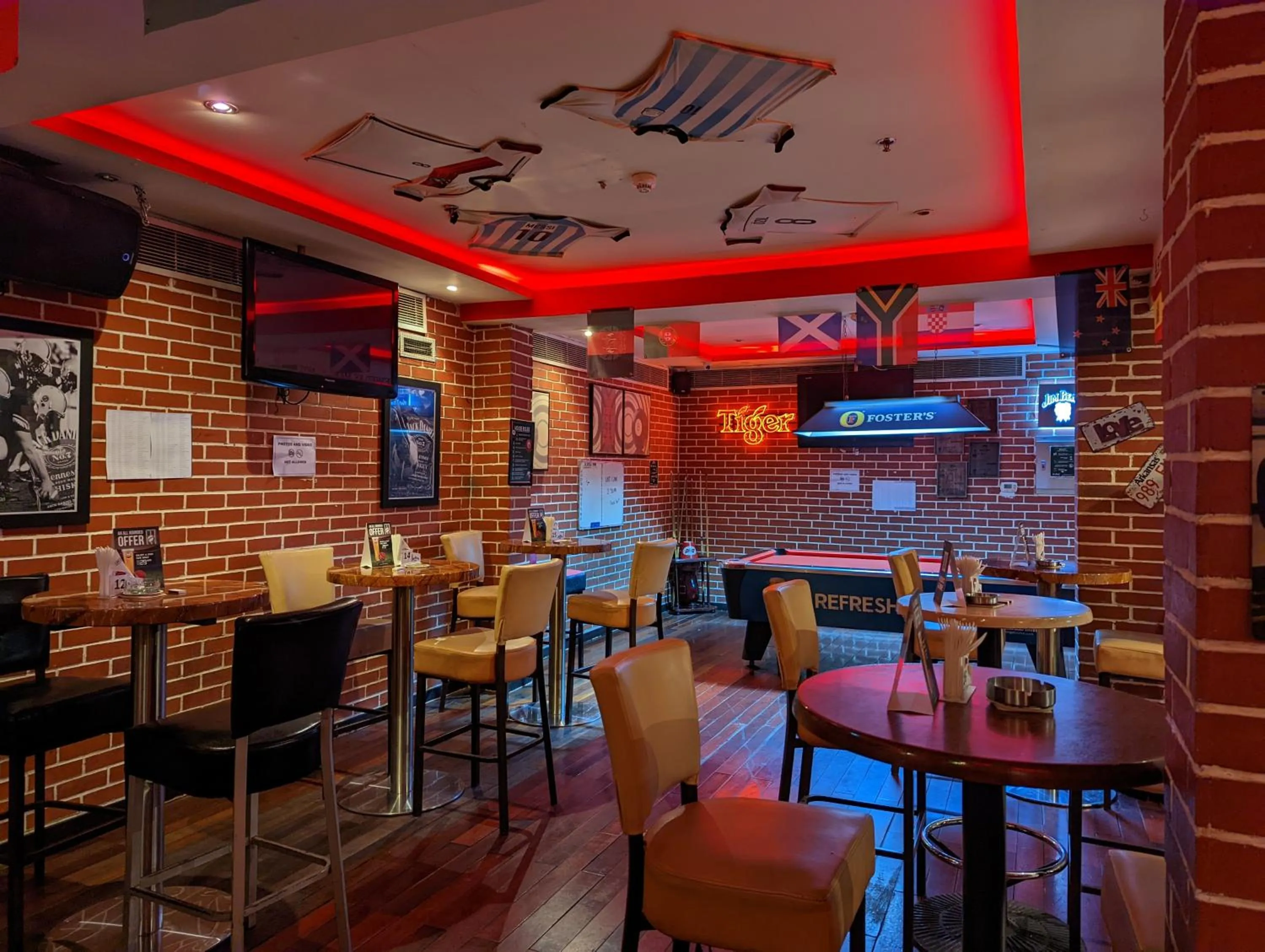 Restaurant/places to eat in Fortune Karama Hotel